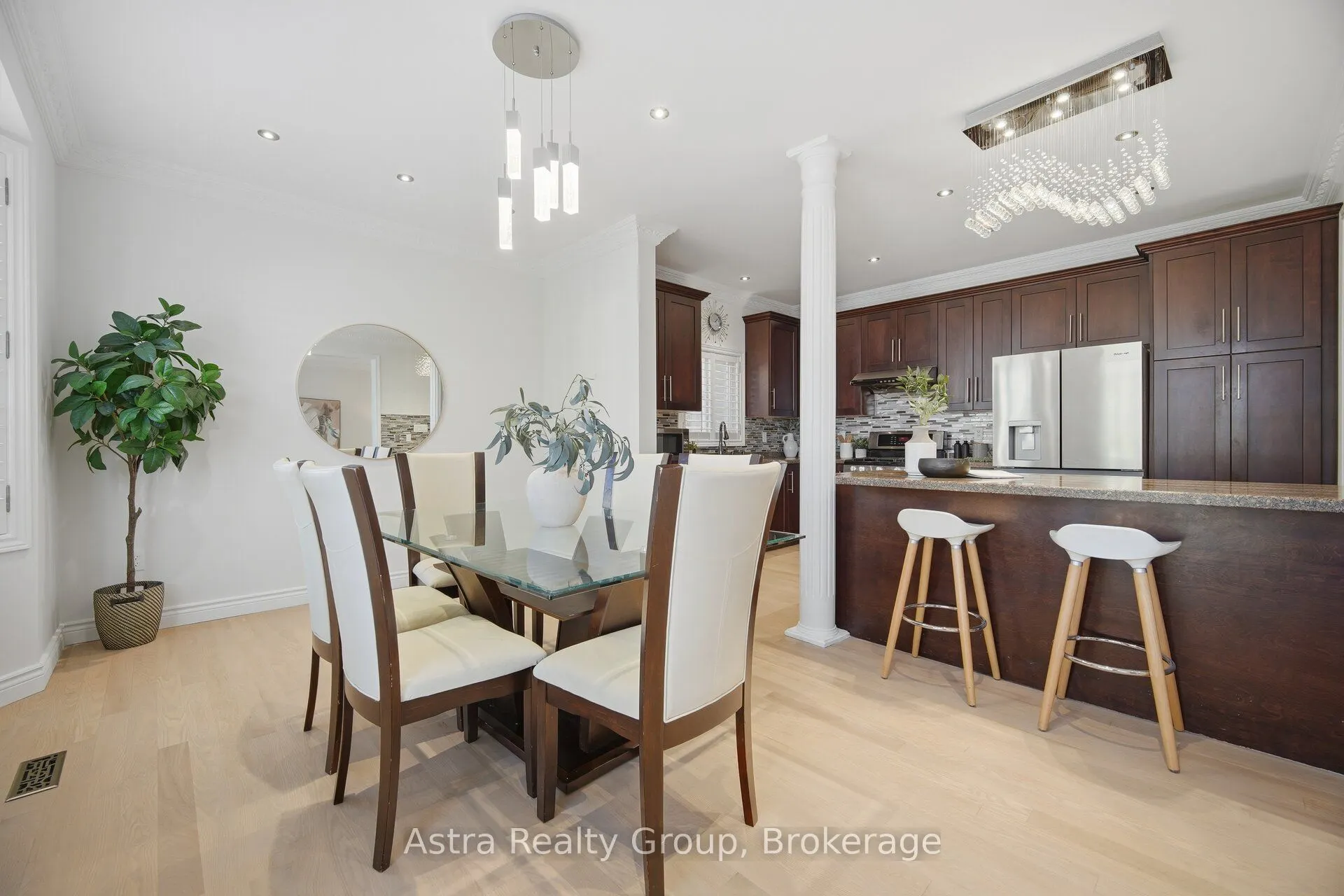 14 Daiseyfield Crescent