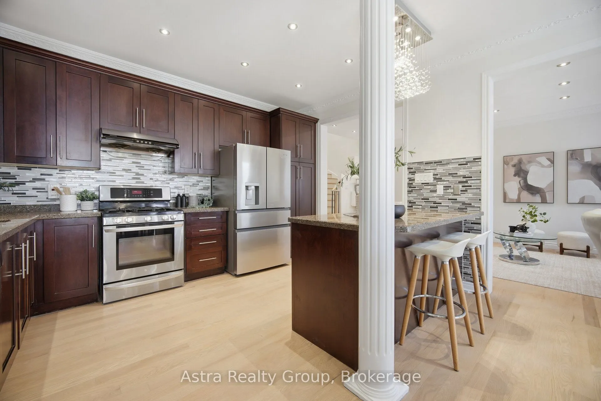14 Daiseyfield Crescent