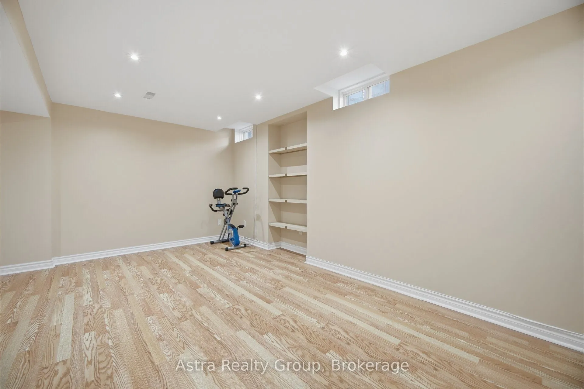 14 Daiseyfield Crescent
