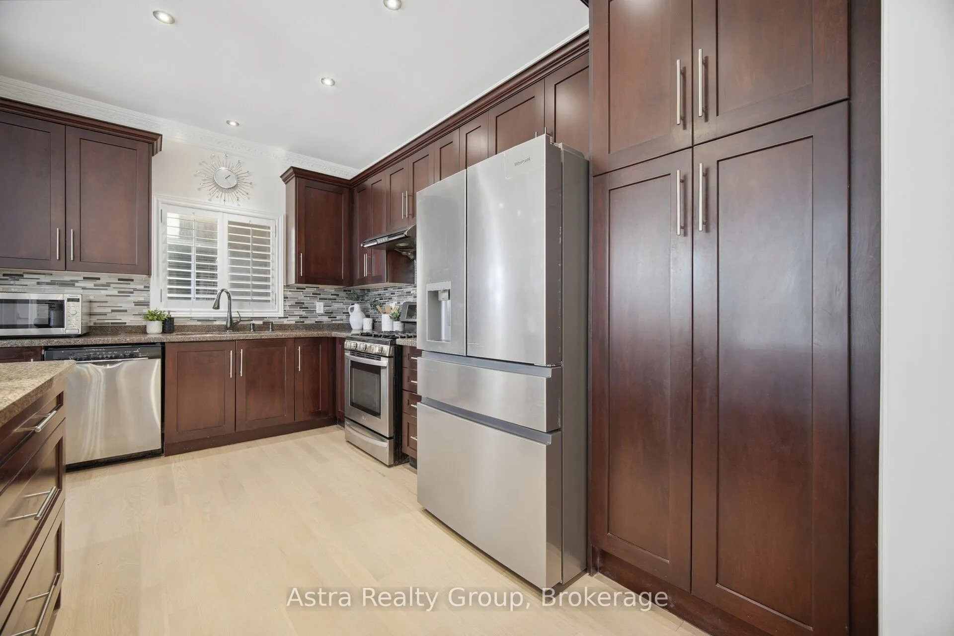 14 Daiseyfield Crescent