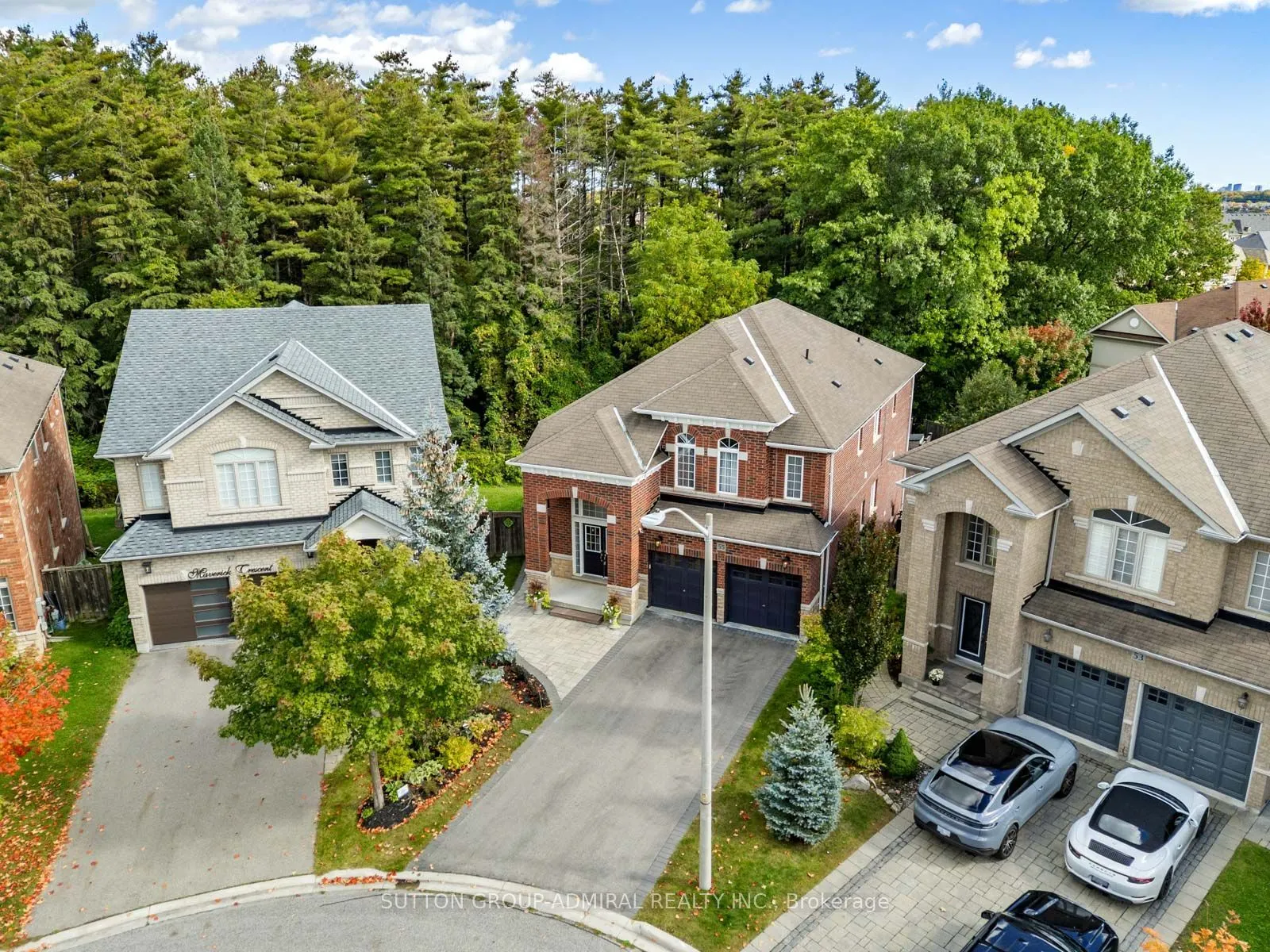 55 Maverick Crescent
