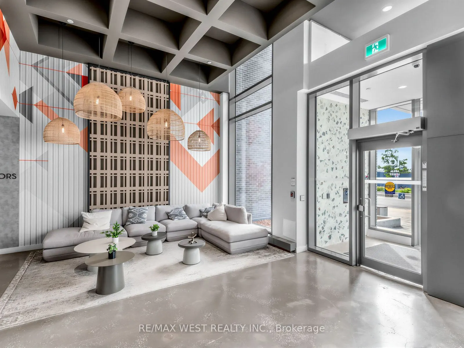 10 Abeja Street #1516