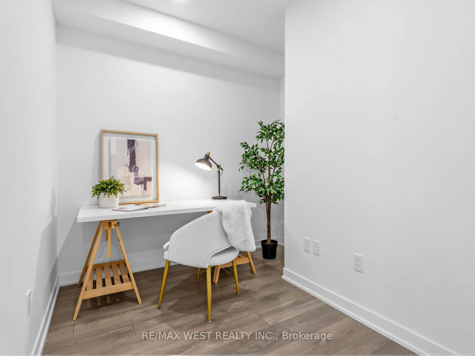 10 Abeja Street #1516