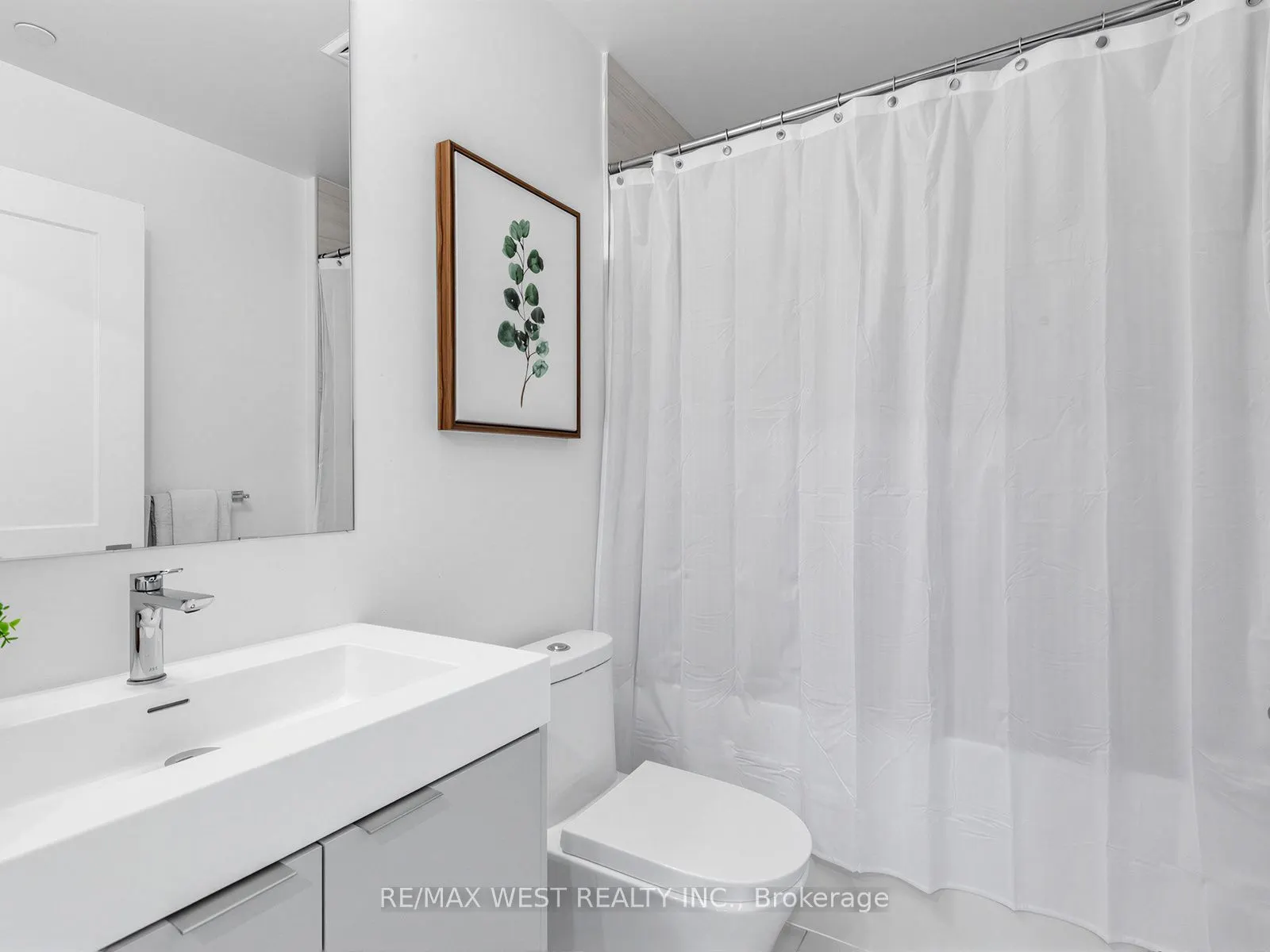 10 Abeja Street #1516
