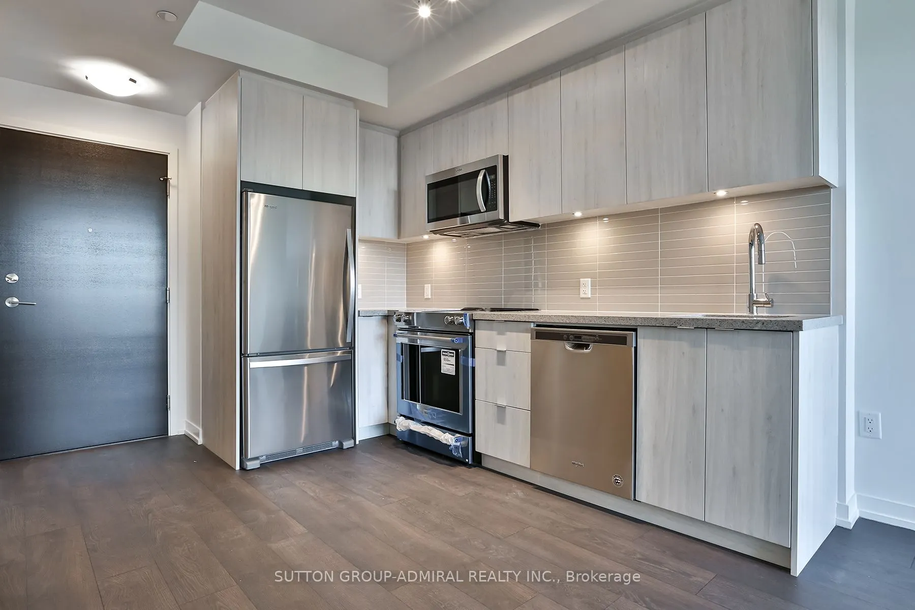 8868 Yonge Street #207E