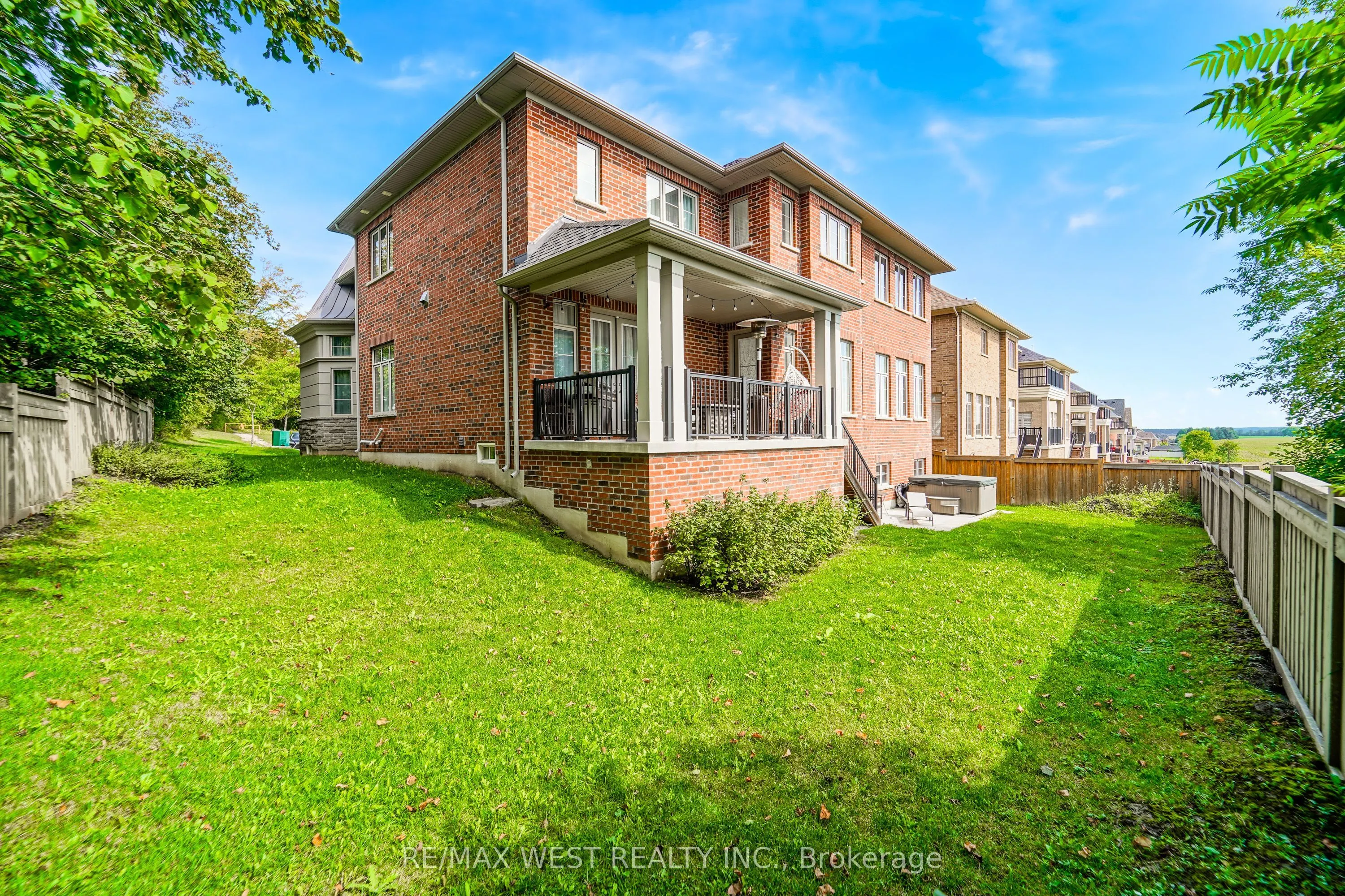 23 Macmurchy Avenue