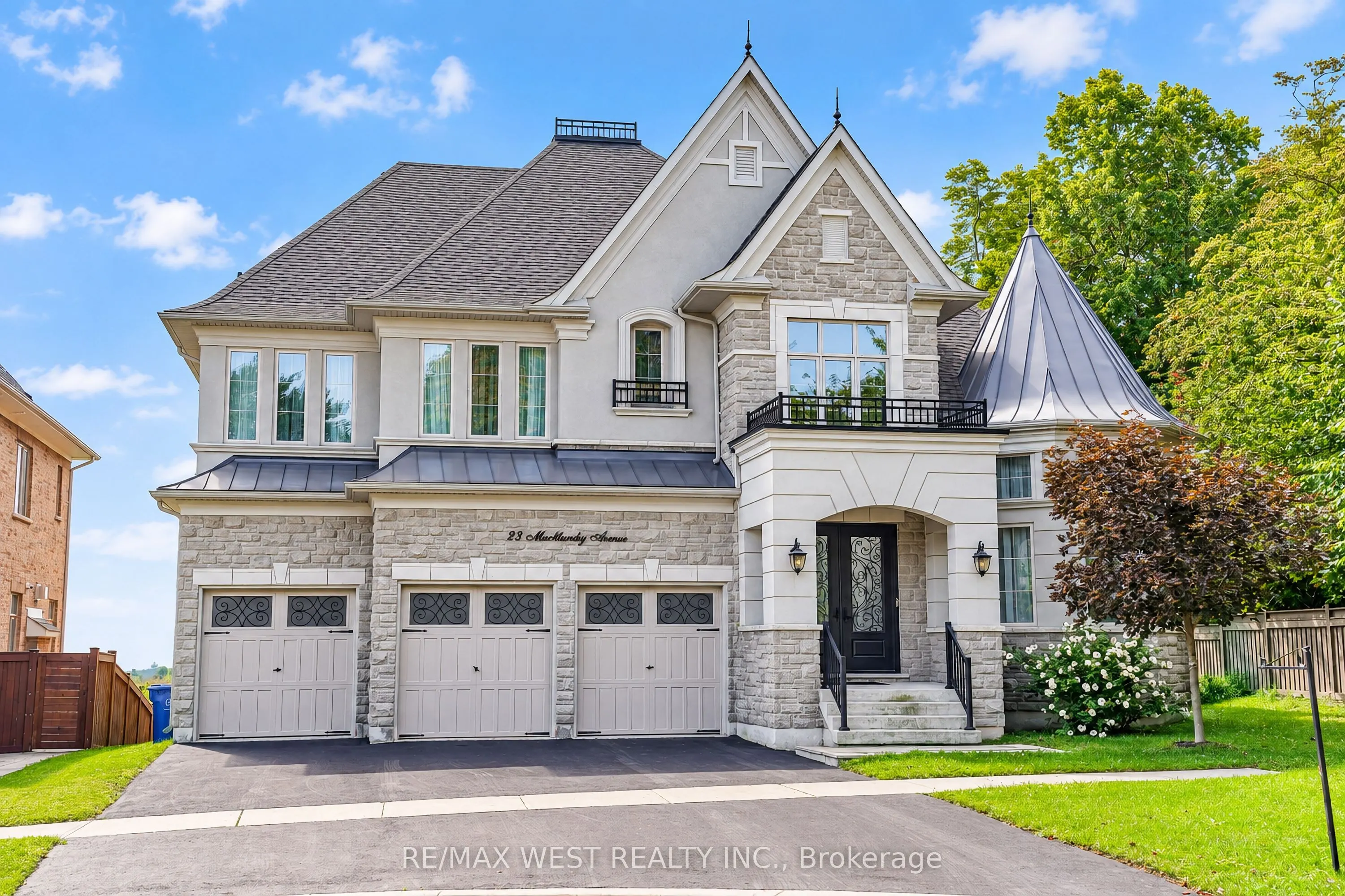 23 Macmurchy Avenue
