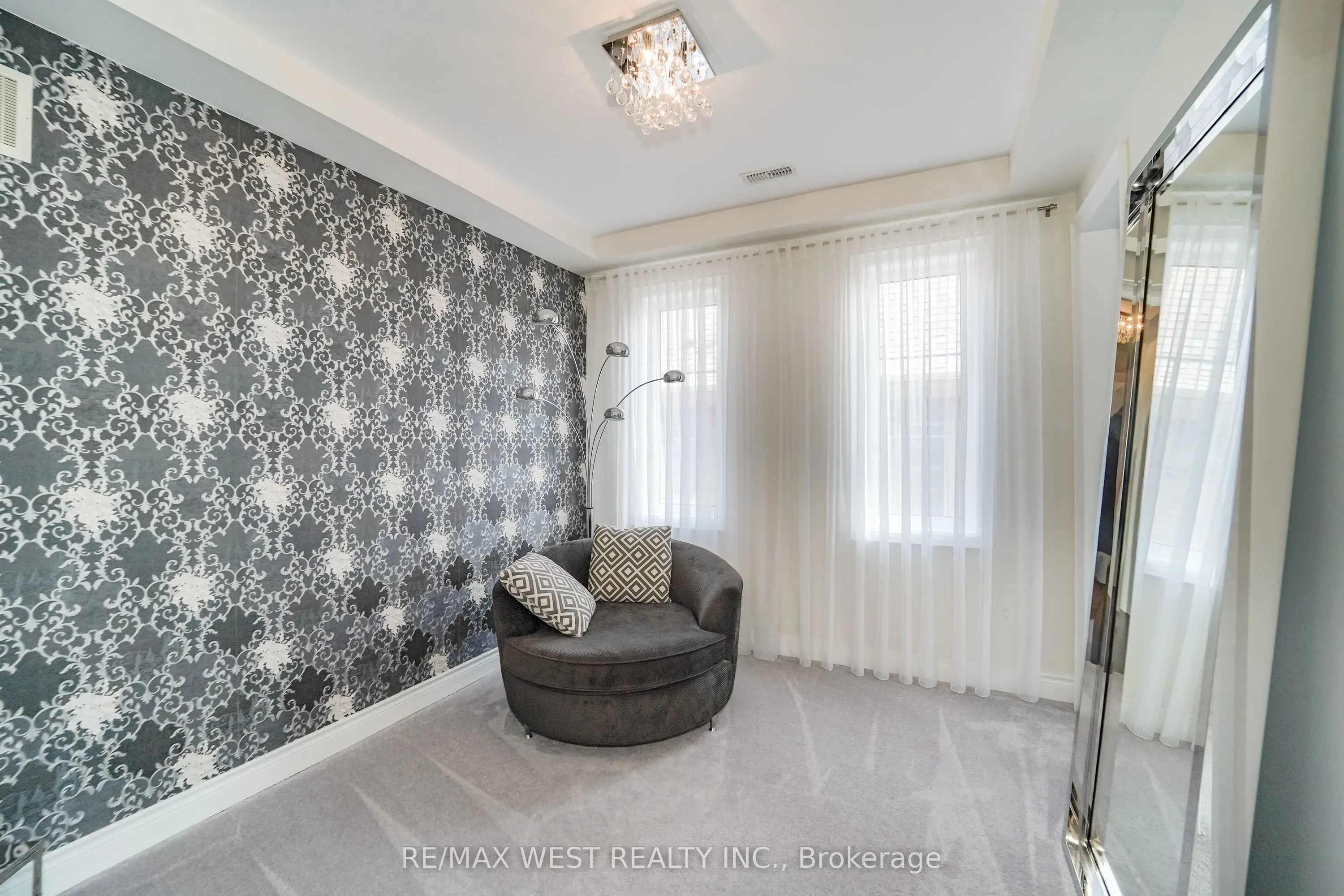 23 Macmurchy Avenue