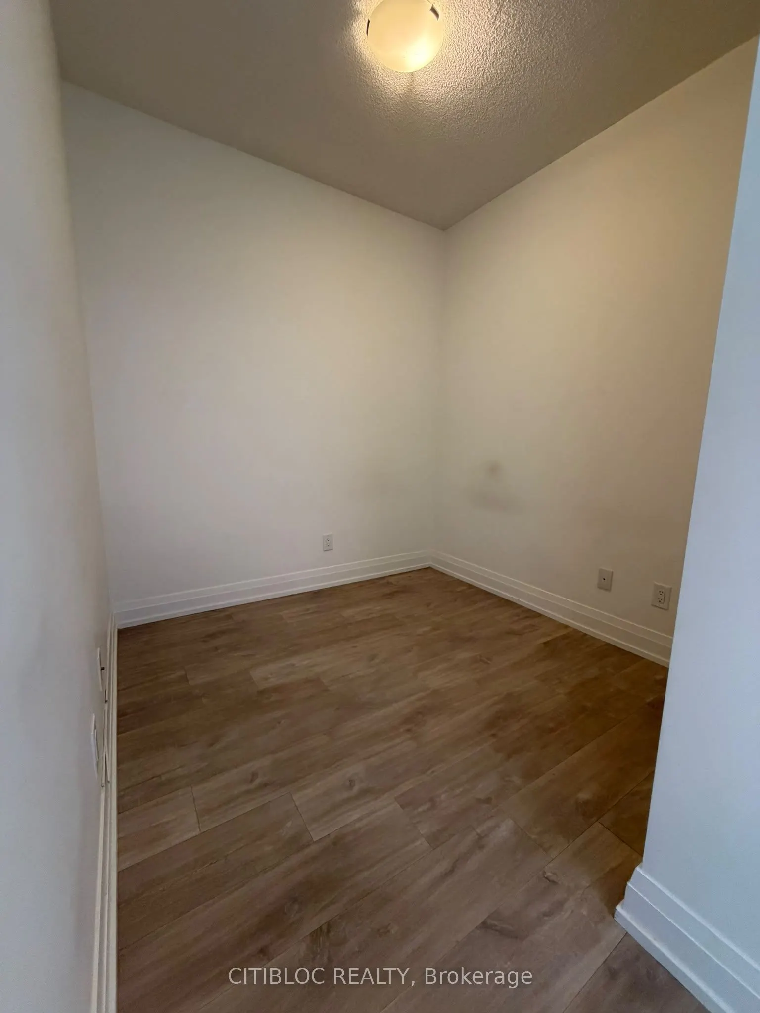 3600 Highway 7 W #505