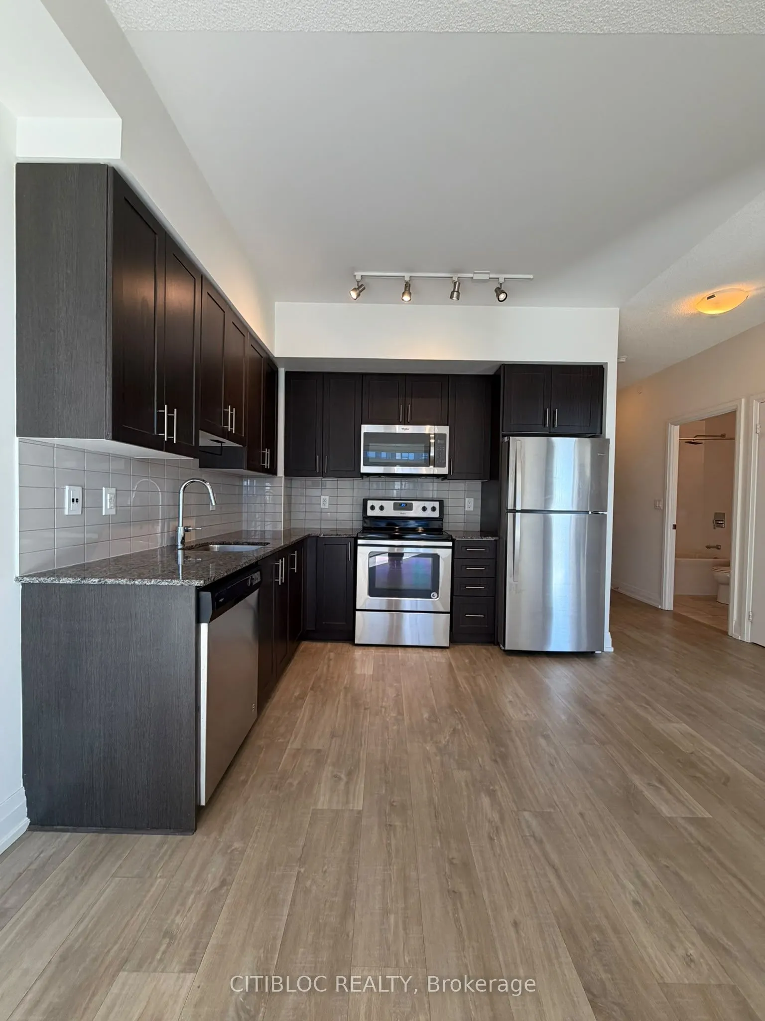 3600 Highway 7 W #505