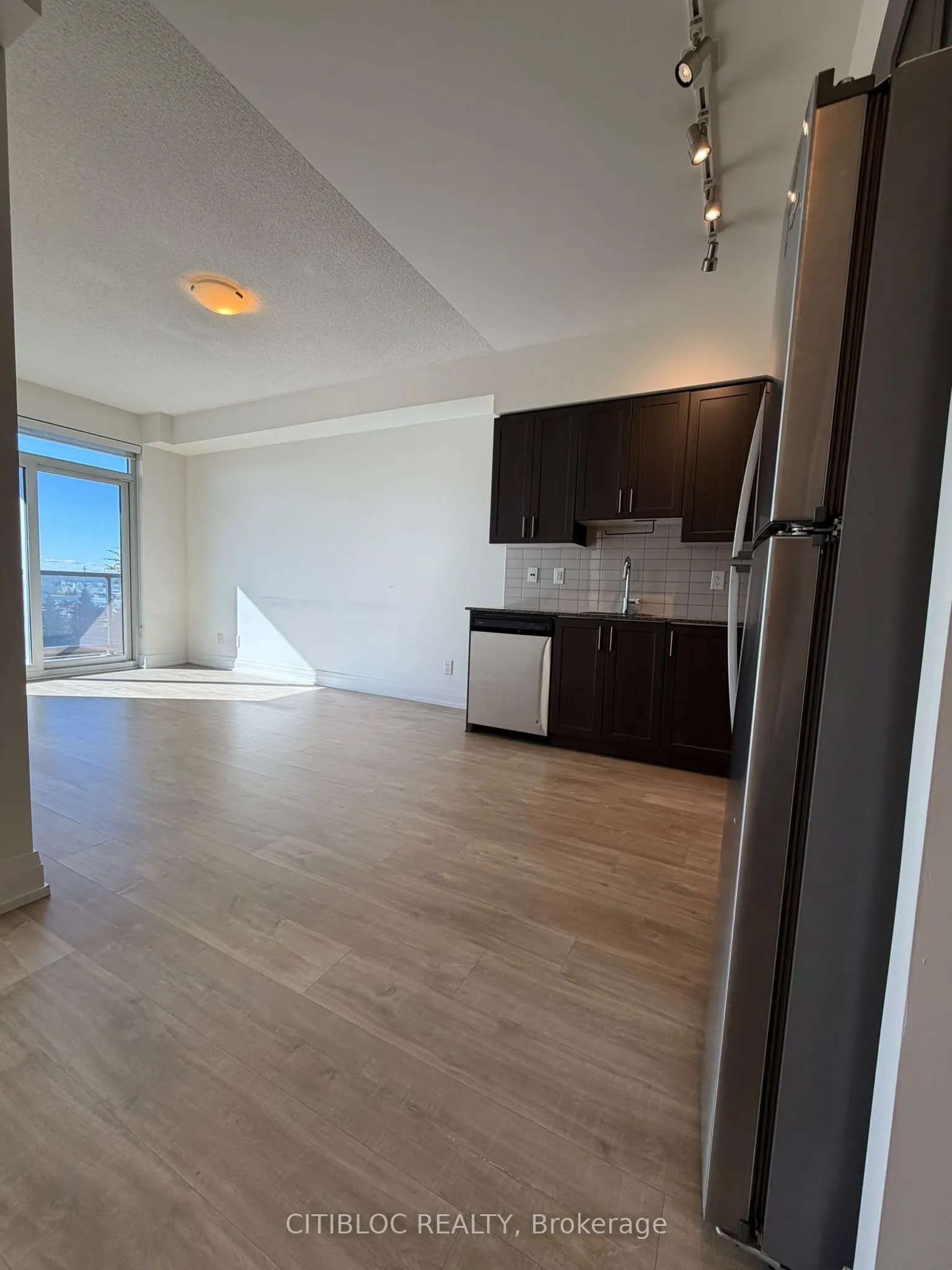 3600 Highway 7 W #505