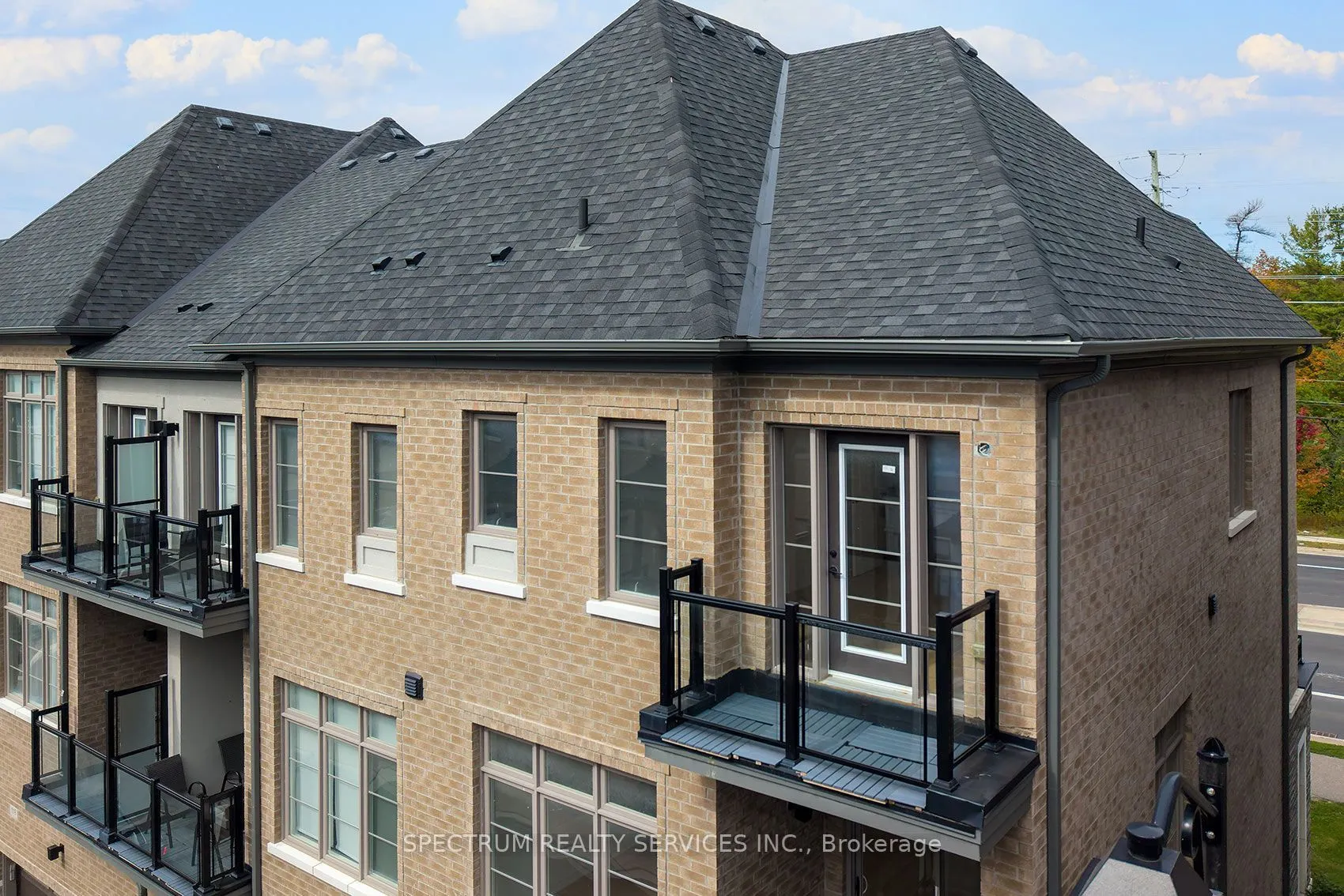110 De La Roche Drive