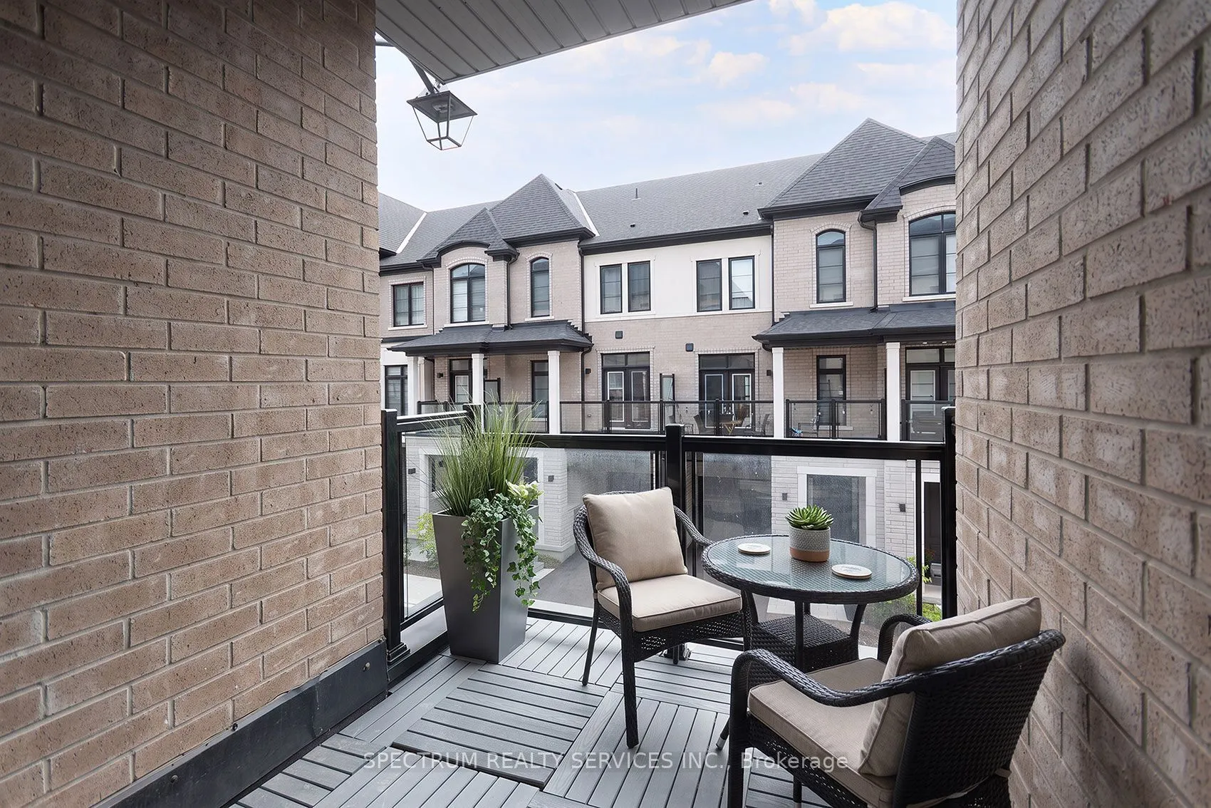 110 De La Roche Drive