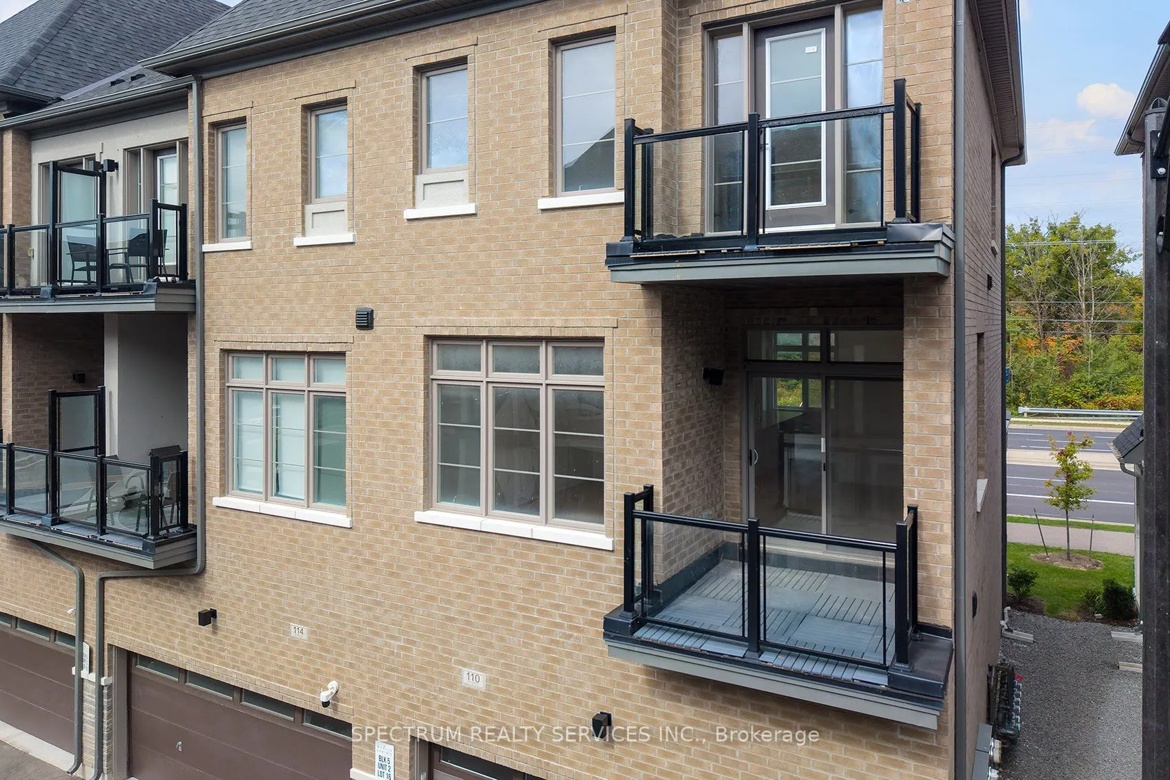 110 De La Roche Drive