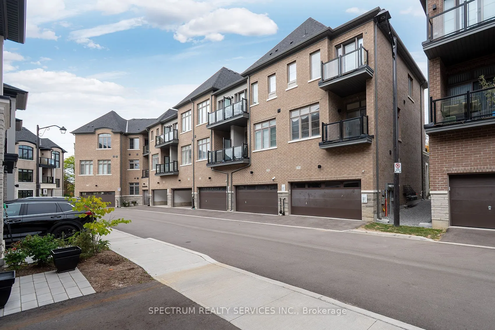 110 De La Roche Drive