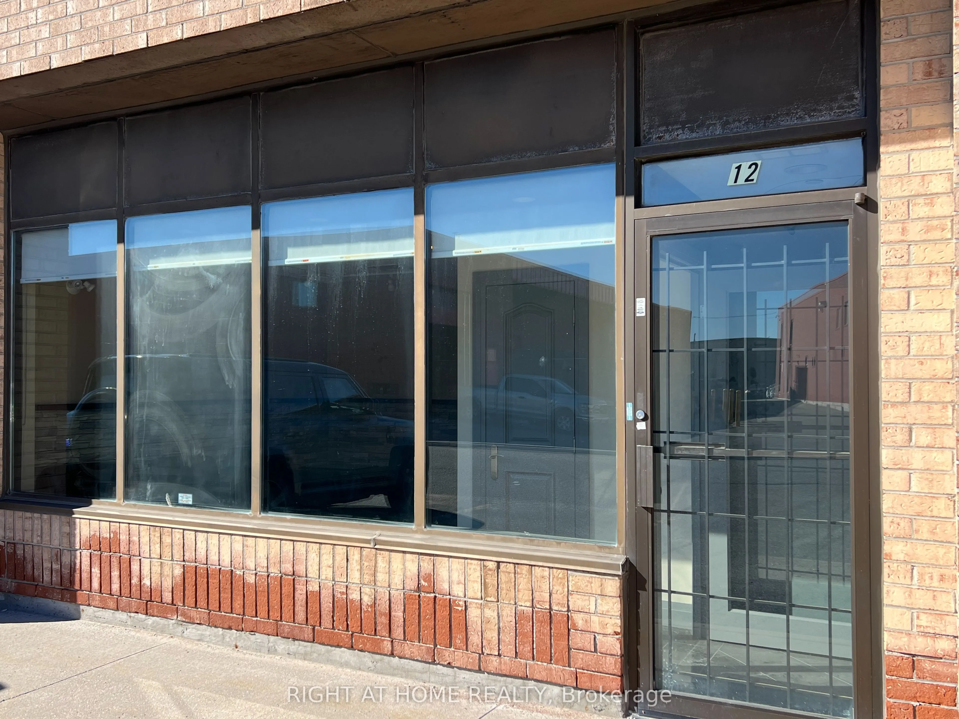 160 Cidermill Avenue #12