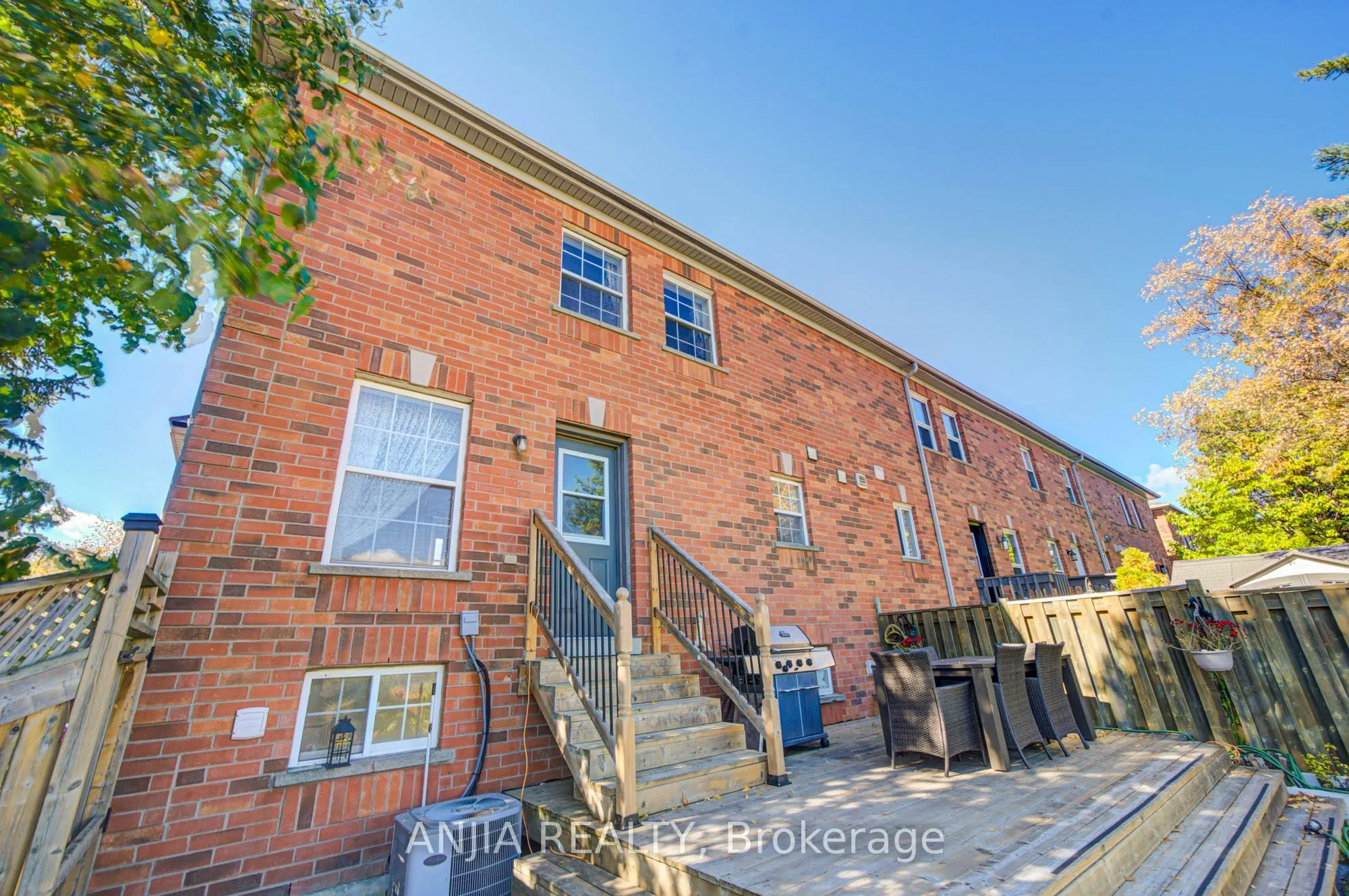 7 Hawtin Lane