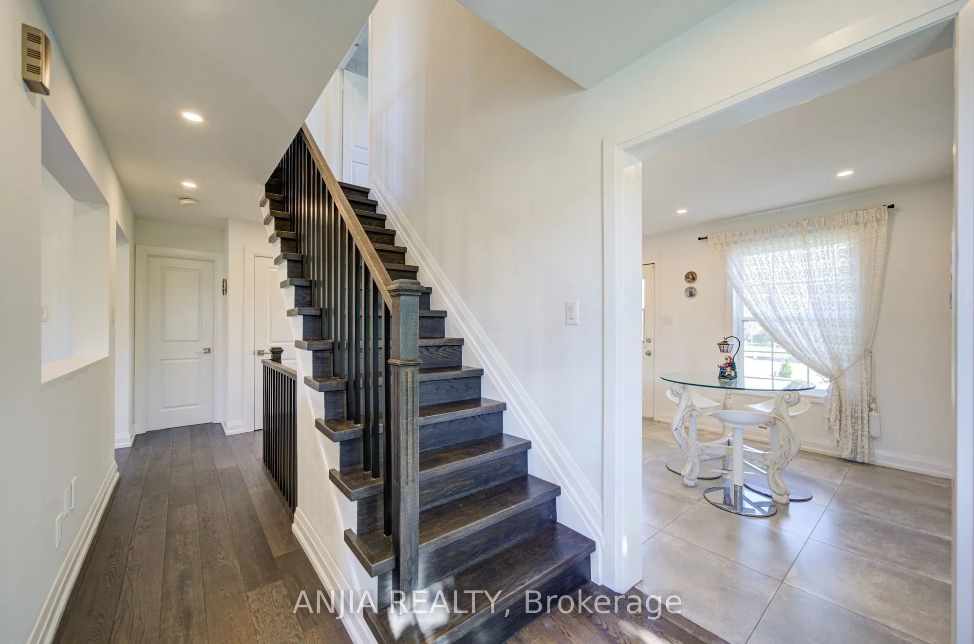 7 Hawtin Lane