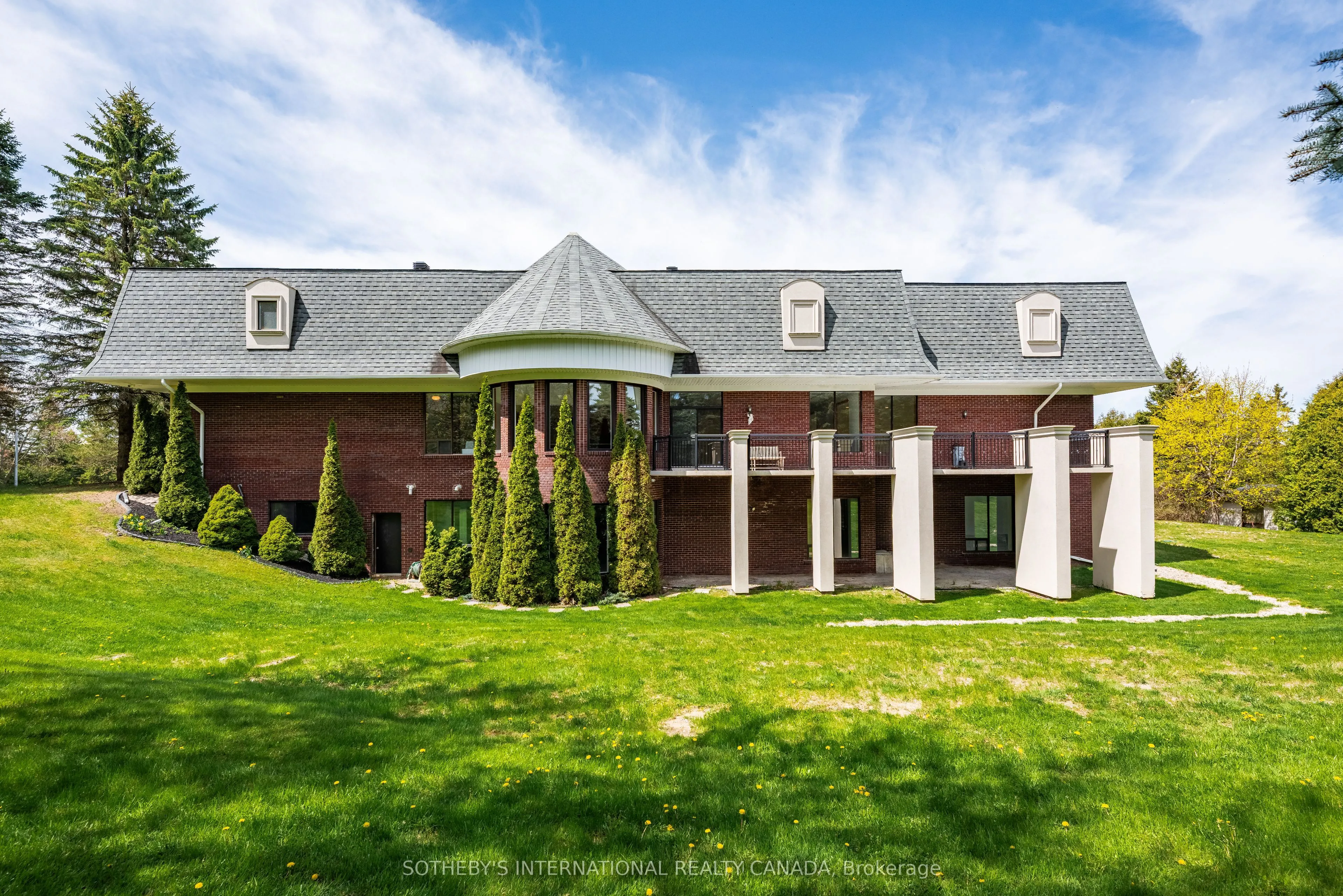 48 Scott Crescent