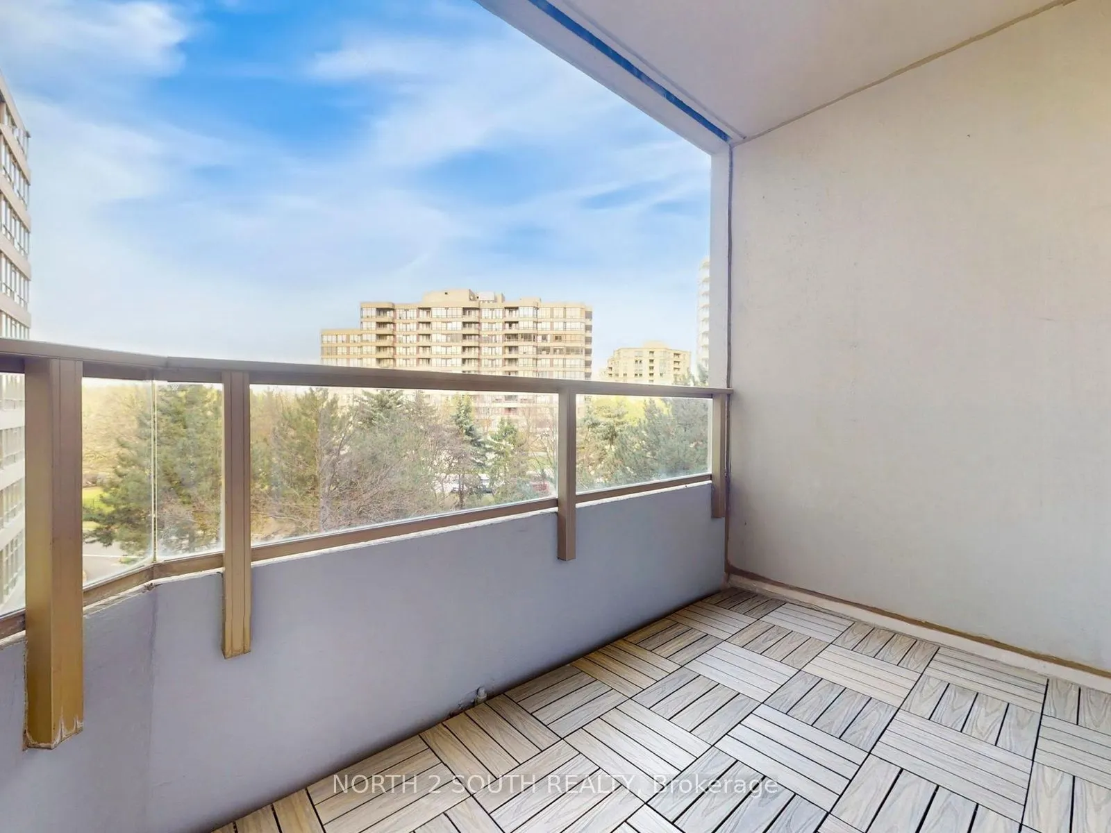 11 Townsgate Drive #401