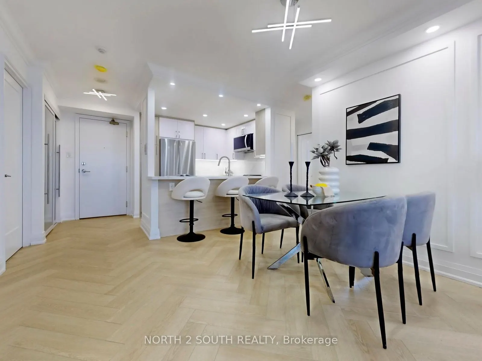11 Townsgate Drive #401