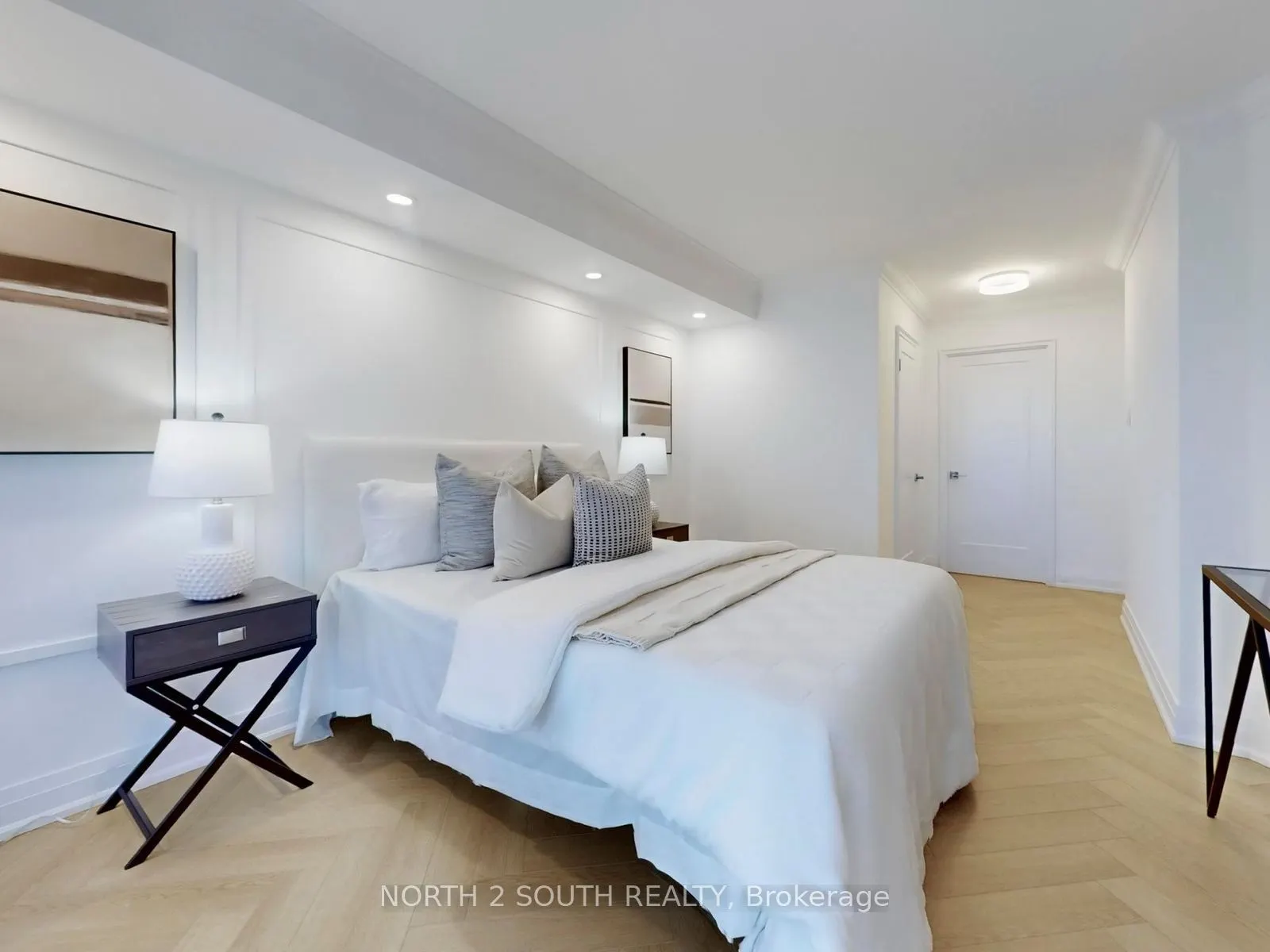 11 Townsgate Drive #401