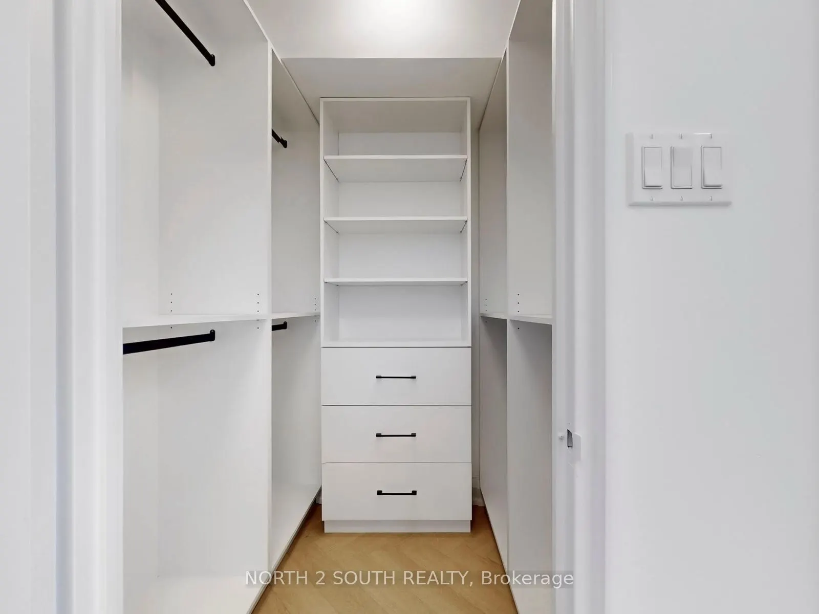 11 Townsgate Drive #401