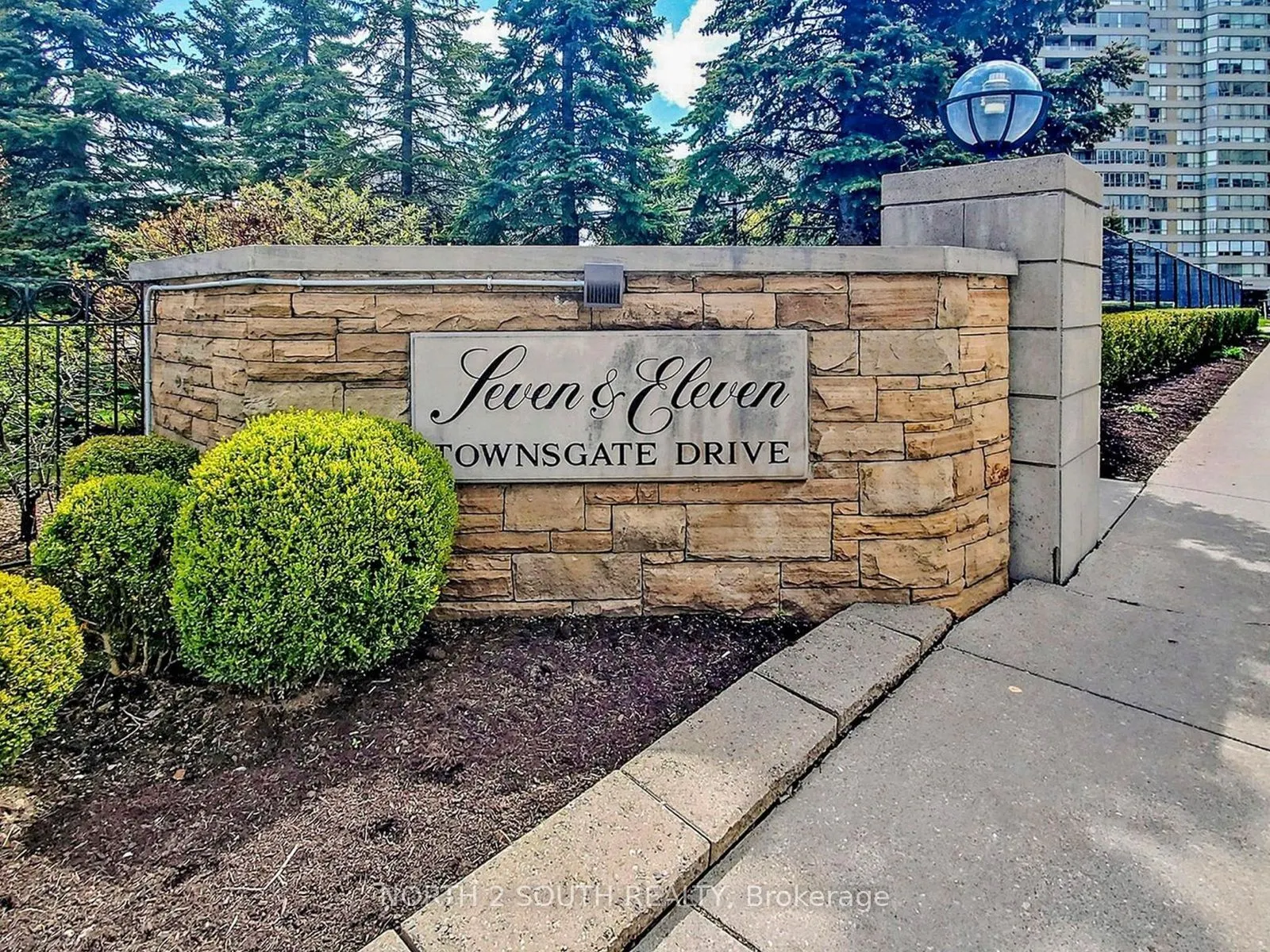 11 Townsgate Drive #401