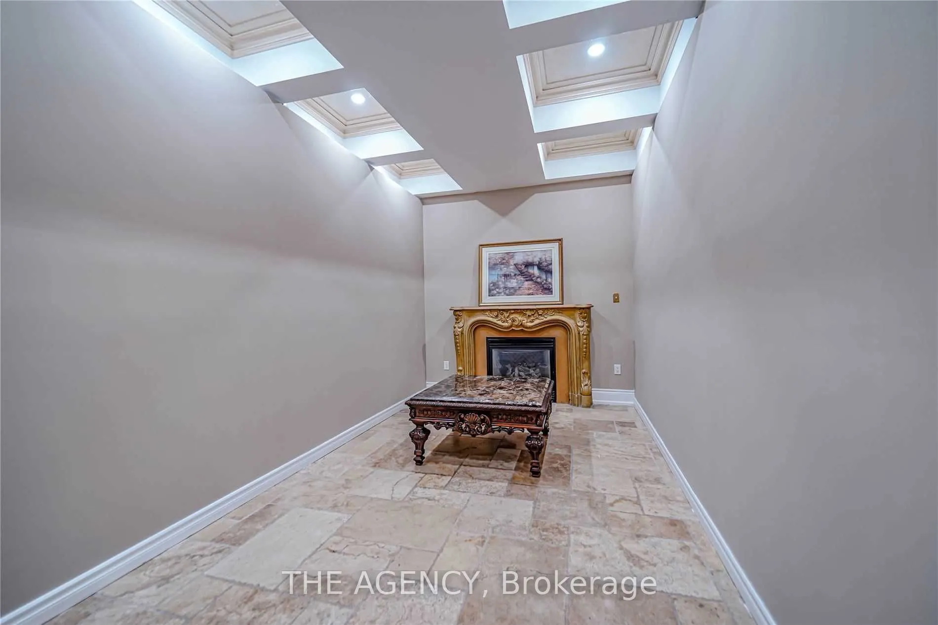 83 Elm Avenue #Main Floor