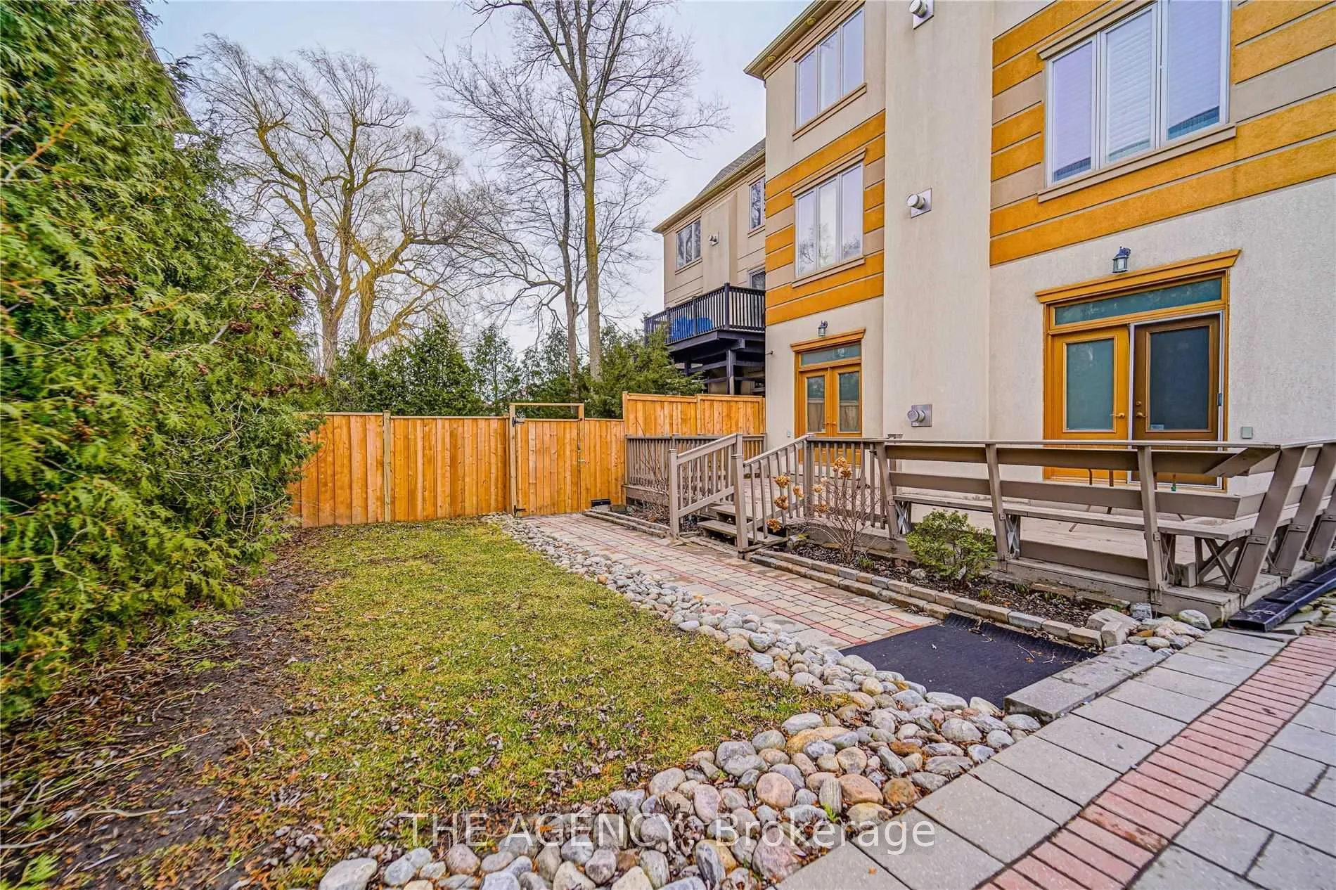 83 Elm Avenue #Main Floor