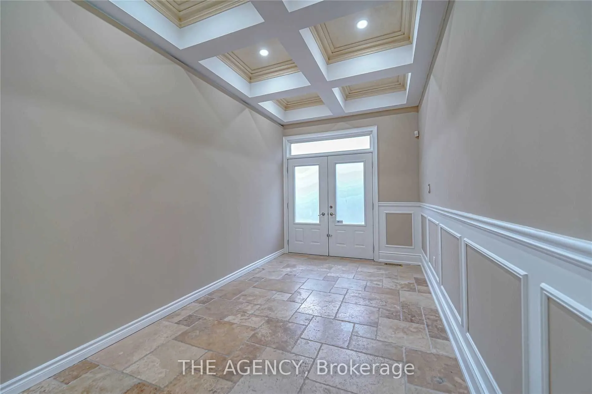 83 Elm Avenue #Main Floor