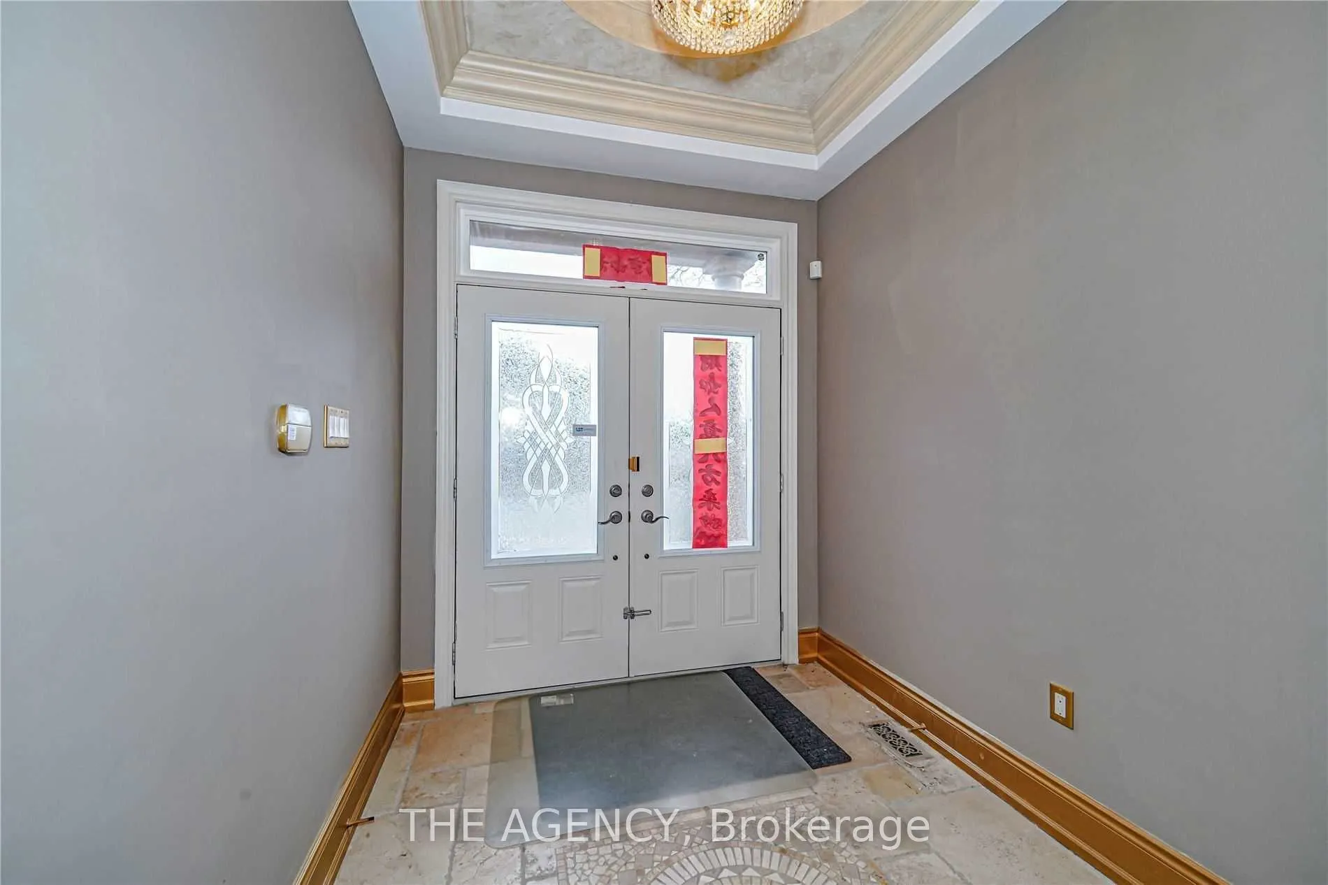 83 Elm Avenue #Main Floor