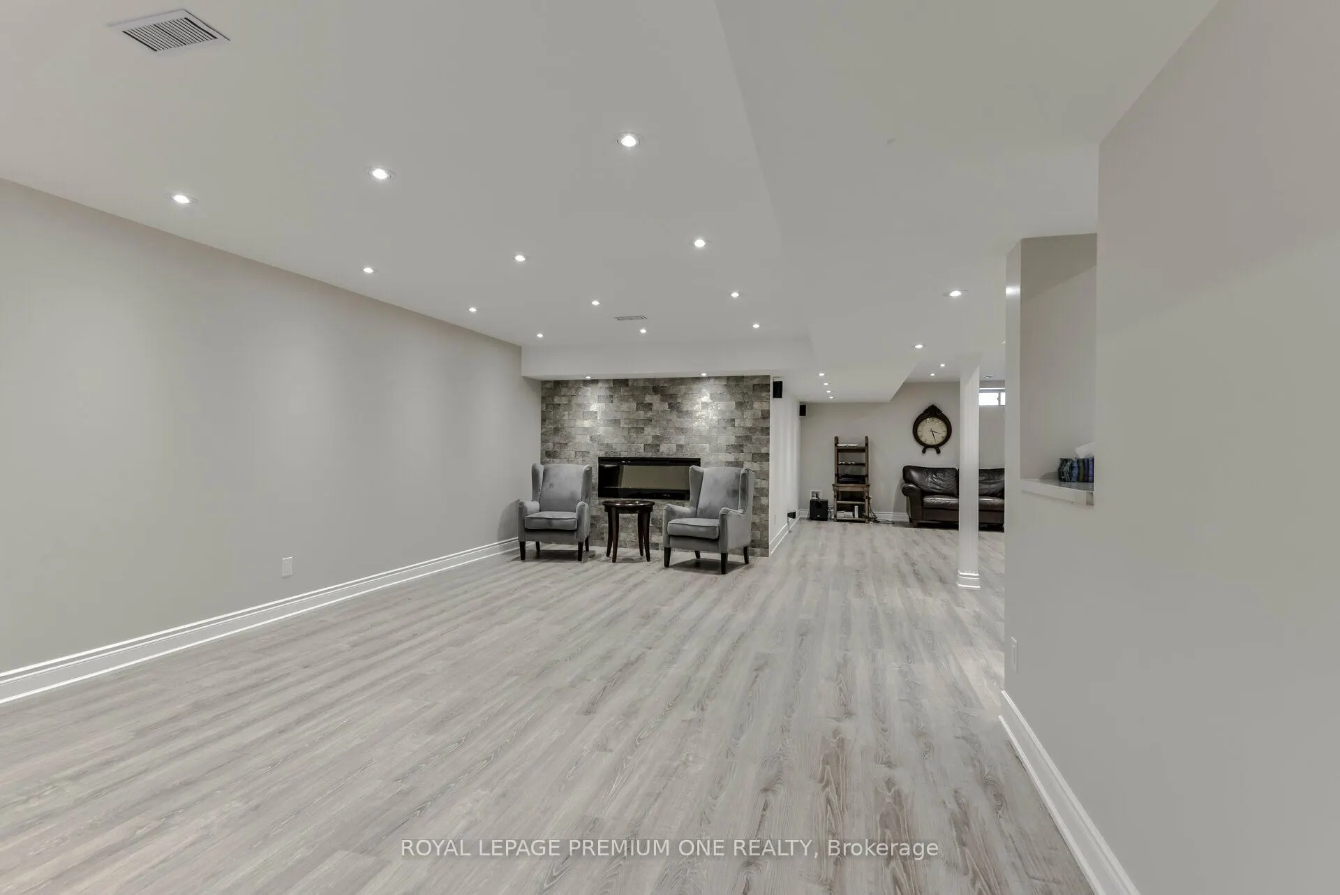 107 Headwind Boulevard