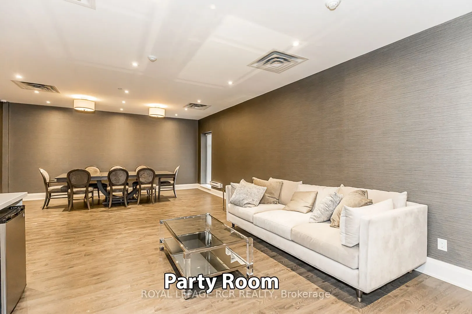 15277 Yonge Street #707
