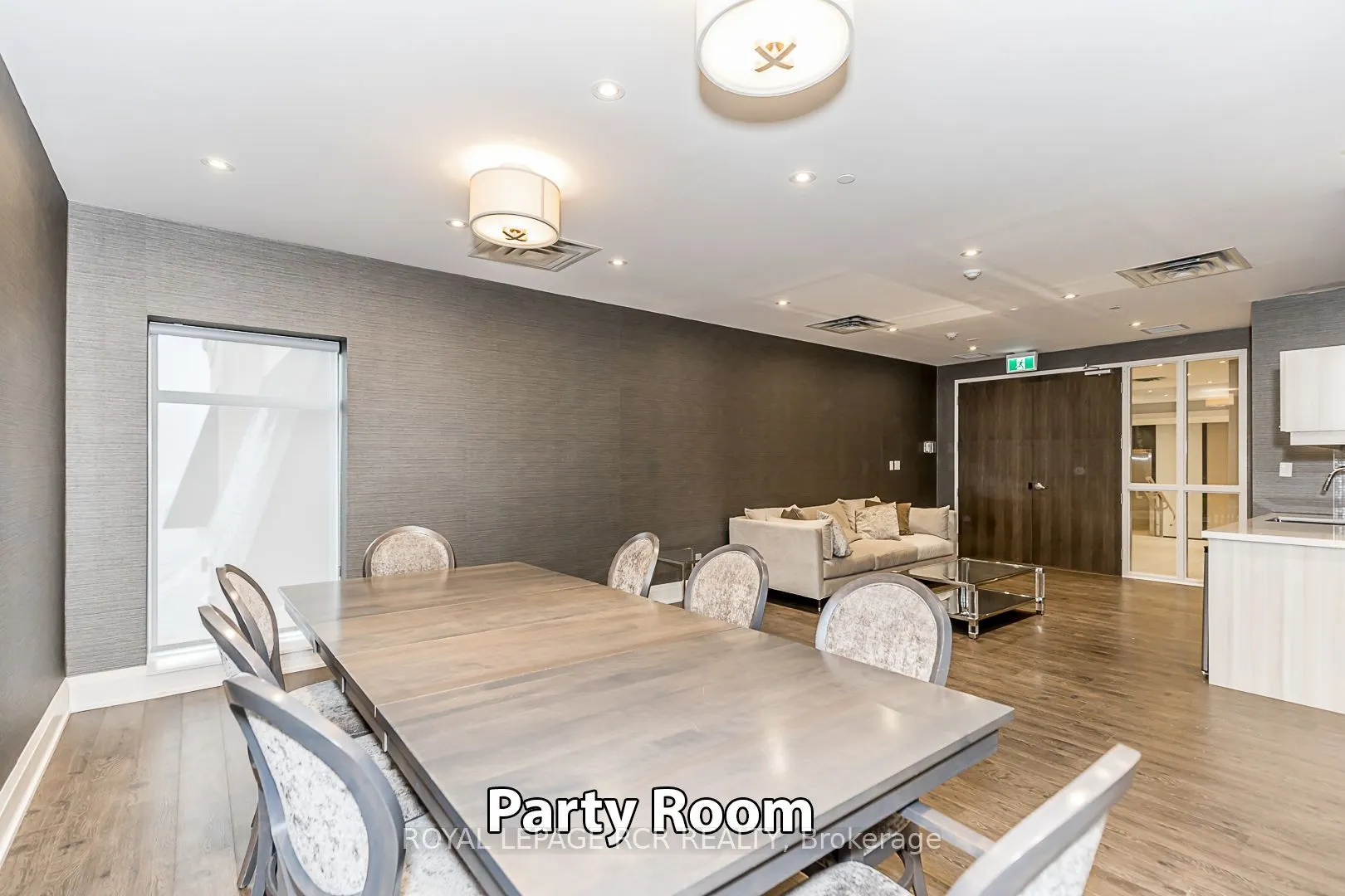 15277 Yonge Street #707