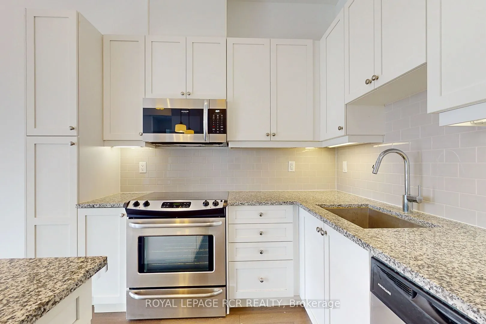 15277 Yonge Street #707