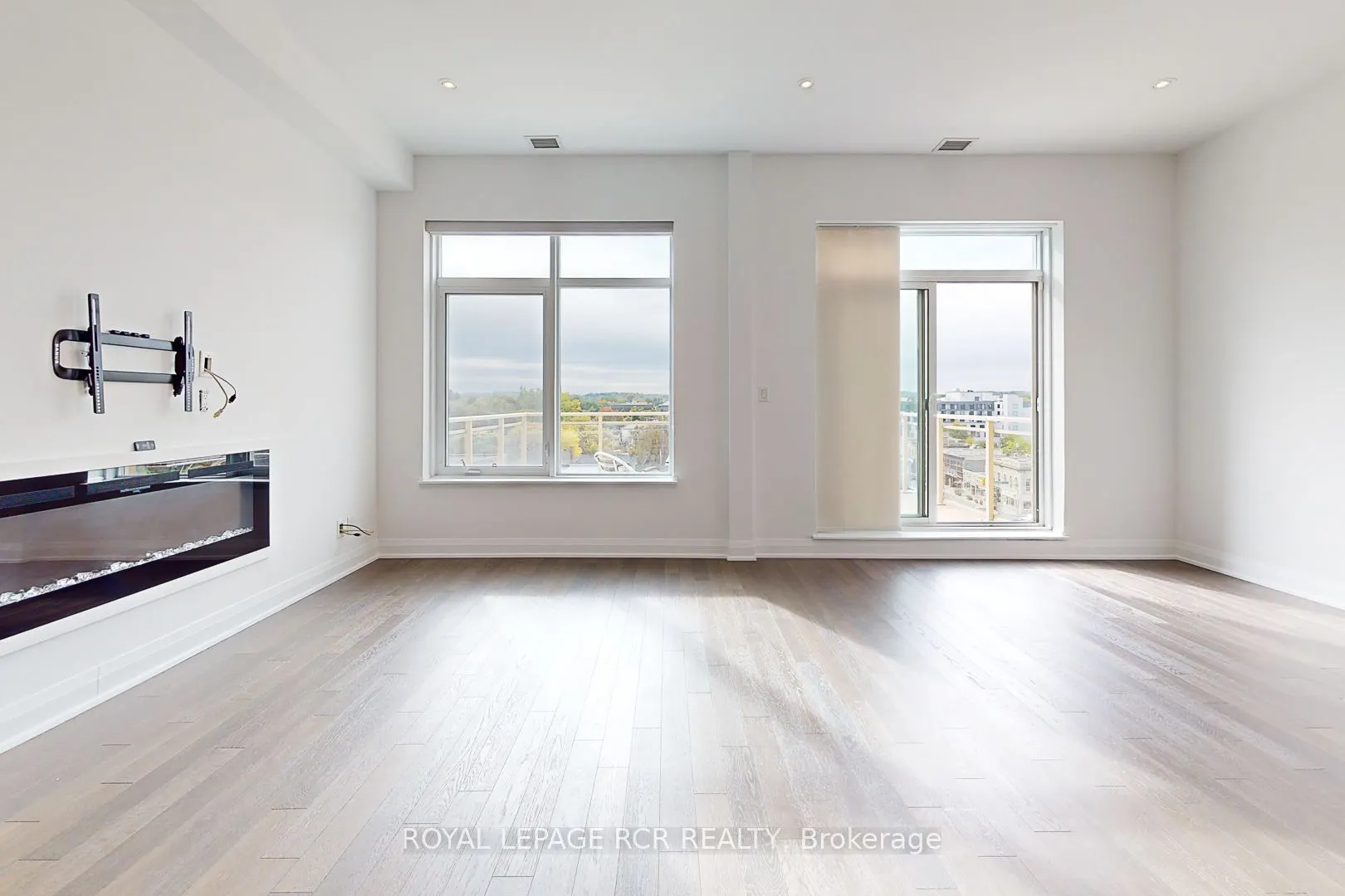 15277 Yonge Street #707