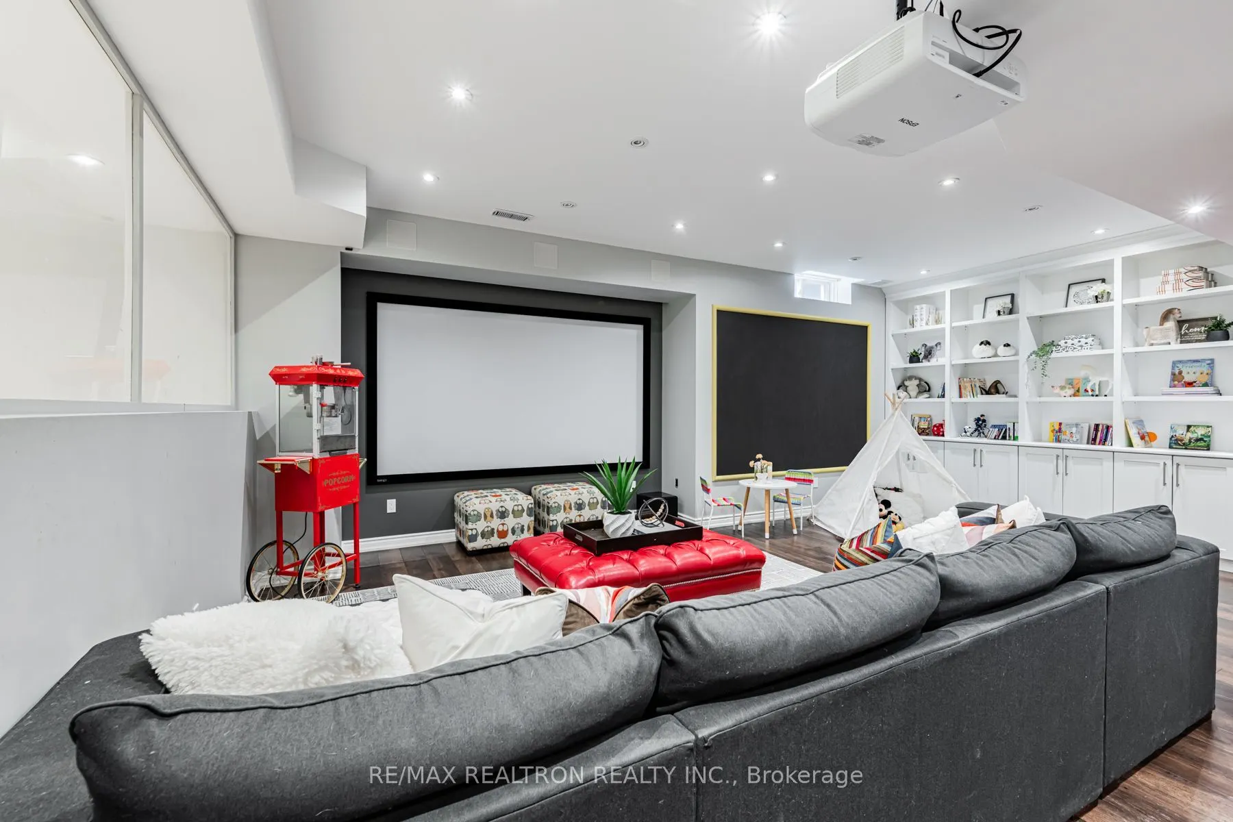 95 Woodvalley Crescent