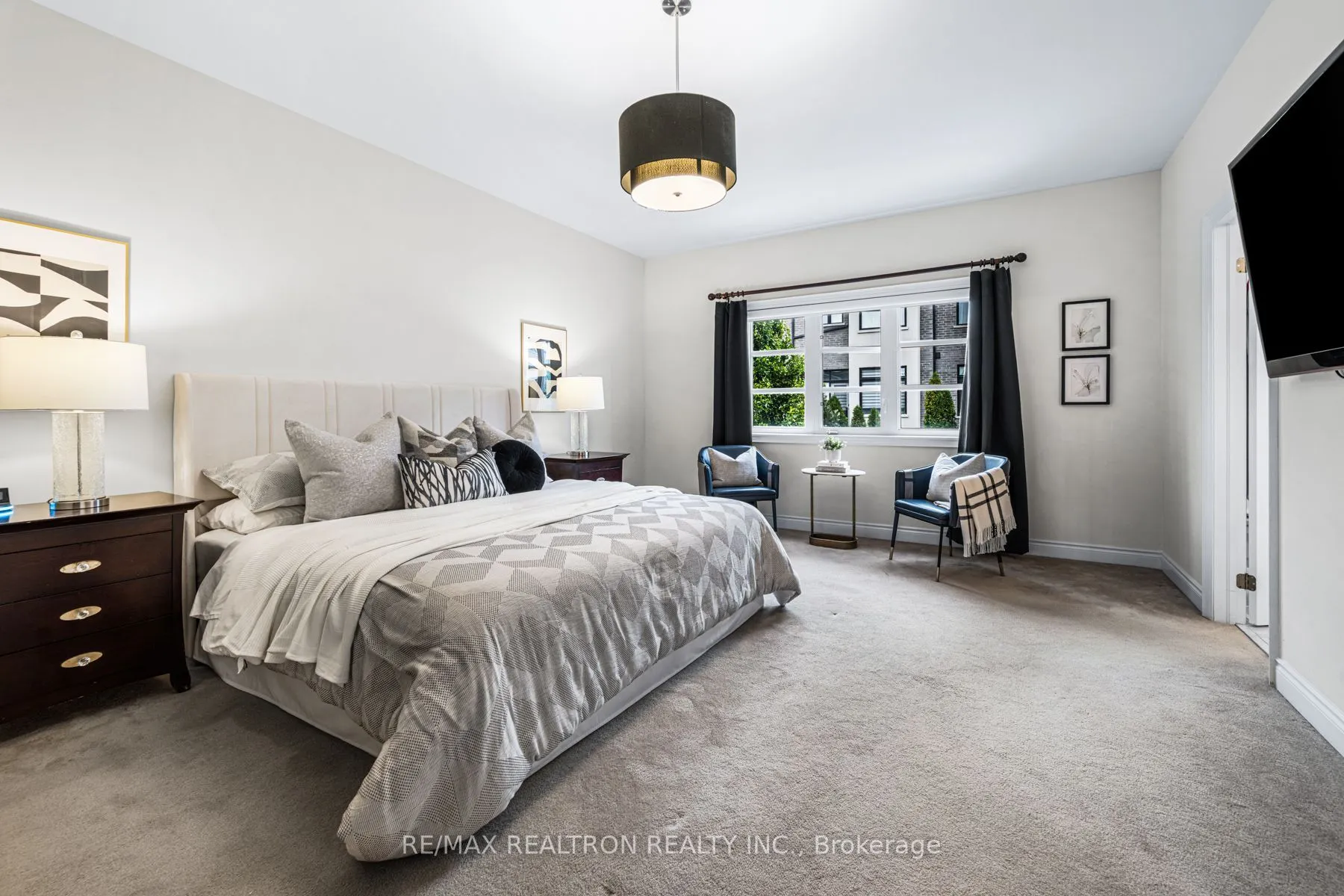 95 Woodvalley Crescent