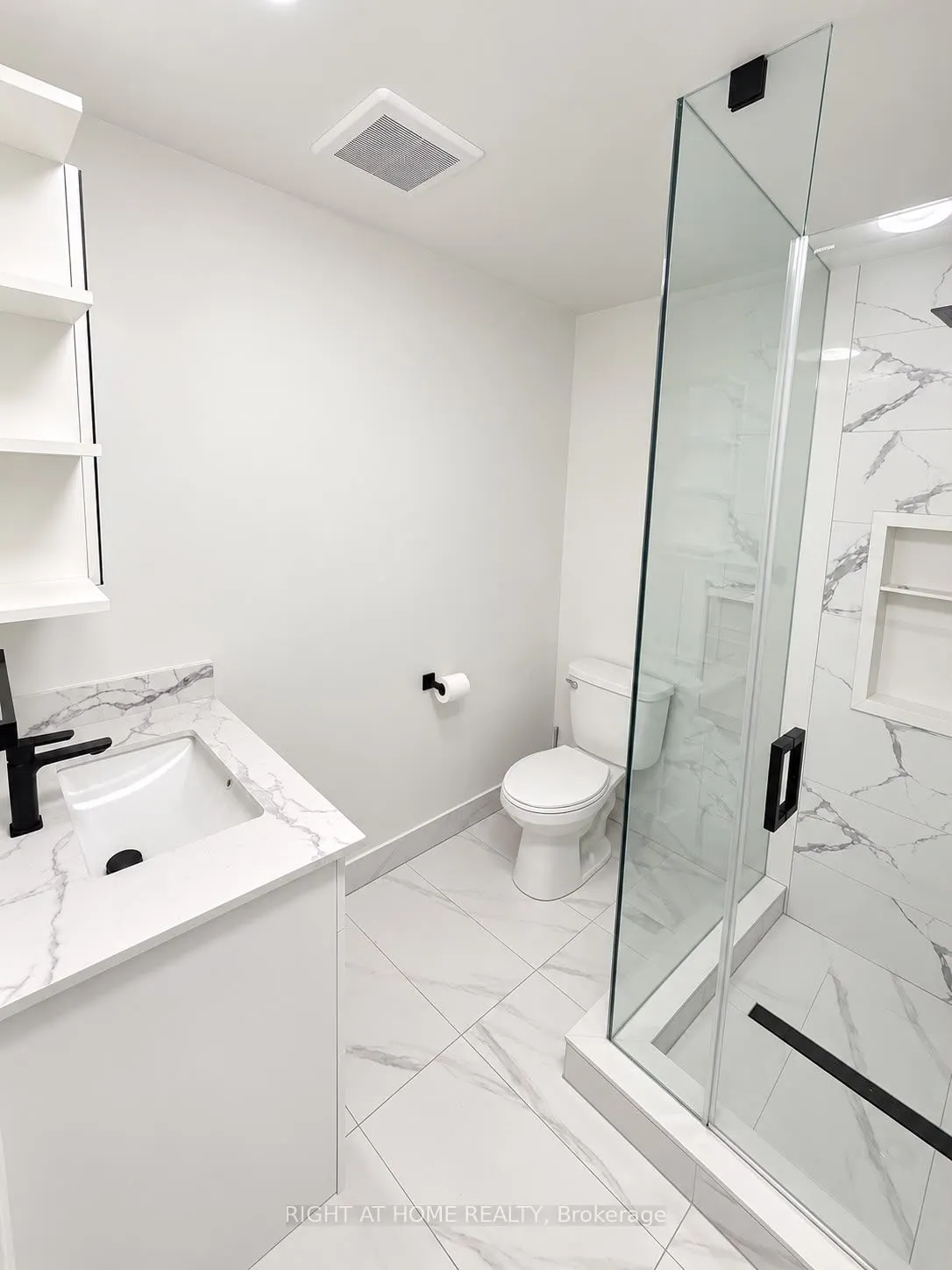 32 Aranka Court