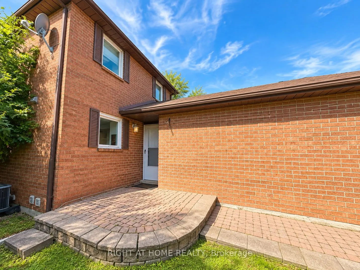 32 Aranka Court