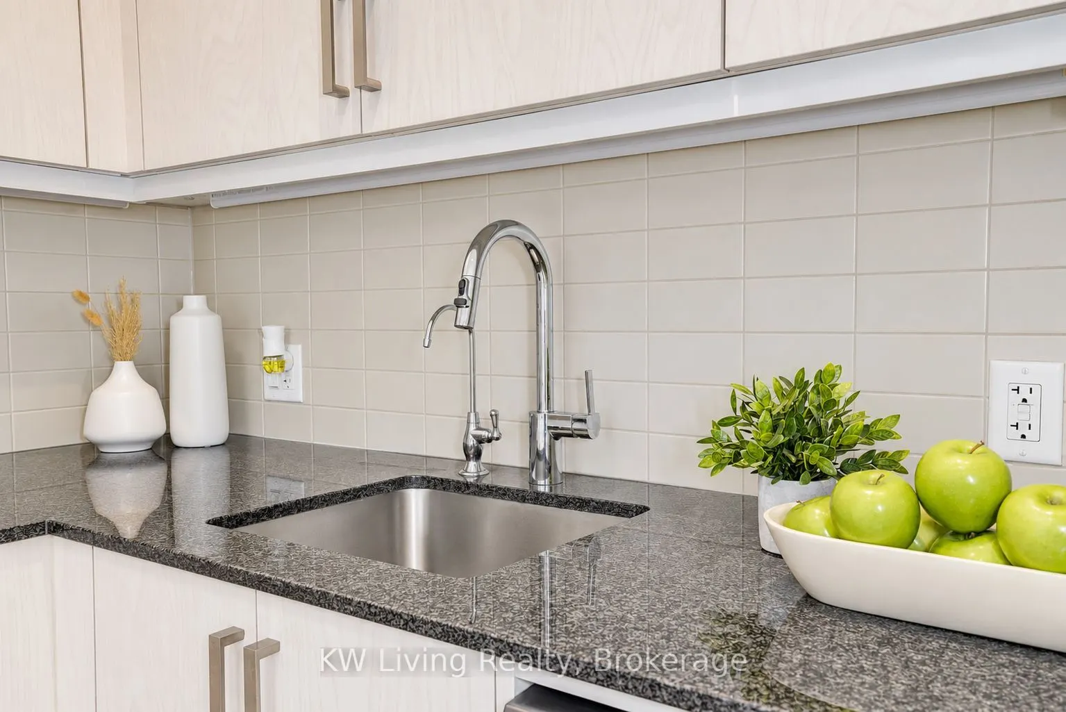 10 Gatineau Drive #515