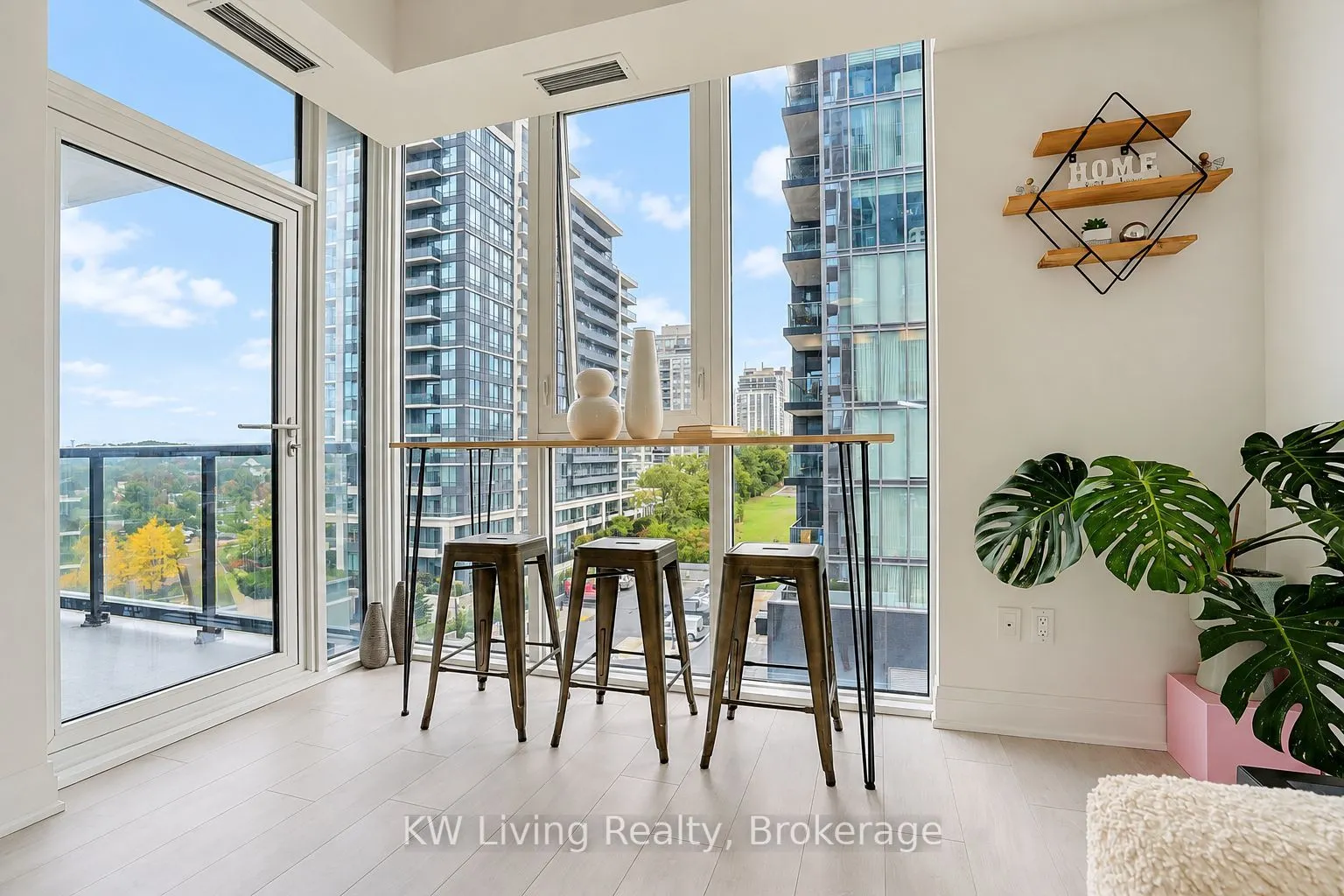 10 Gatineau Drive #515