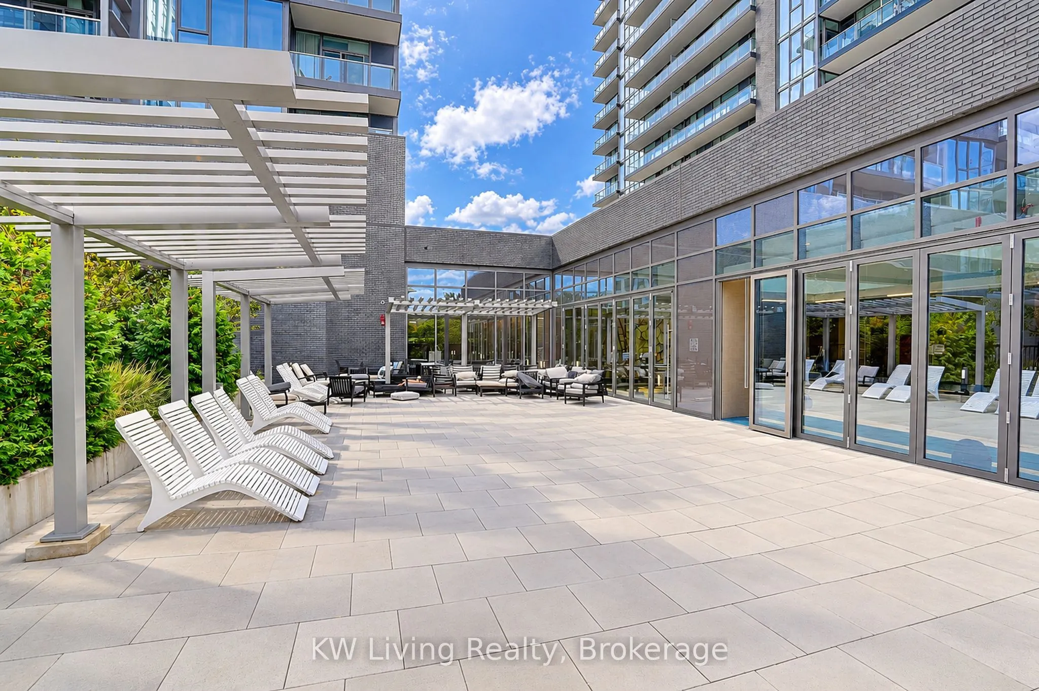 10 Gatineau Drive #515