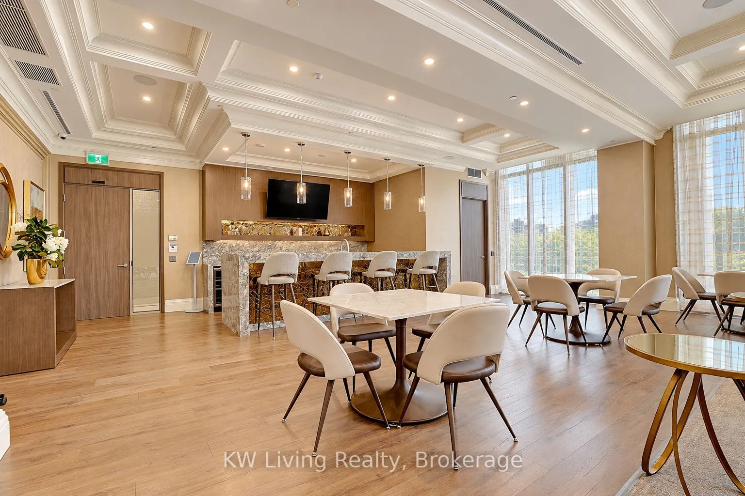 10 Gatineau Drive #515