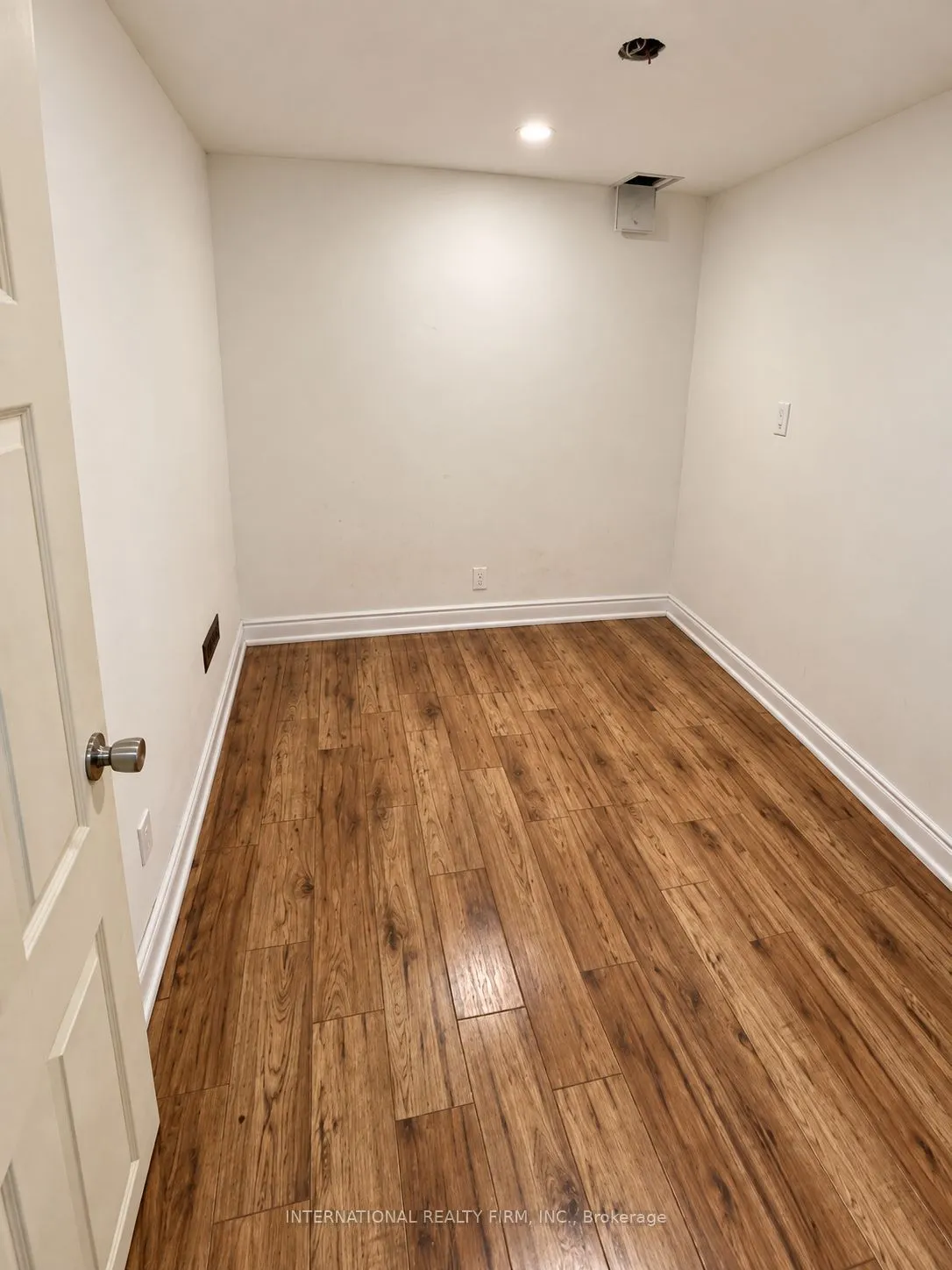 16 Constellation Crescent #Basement