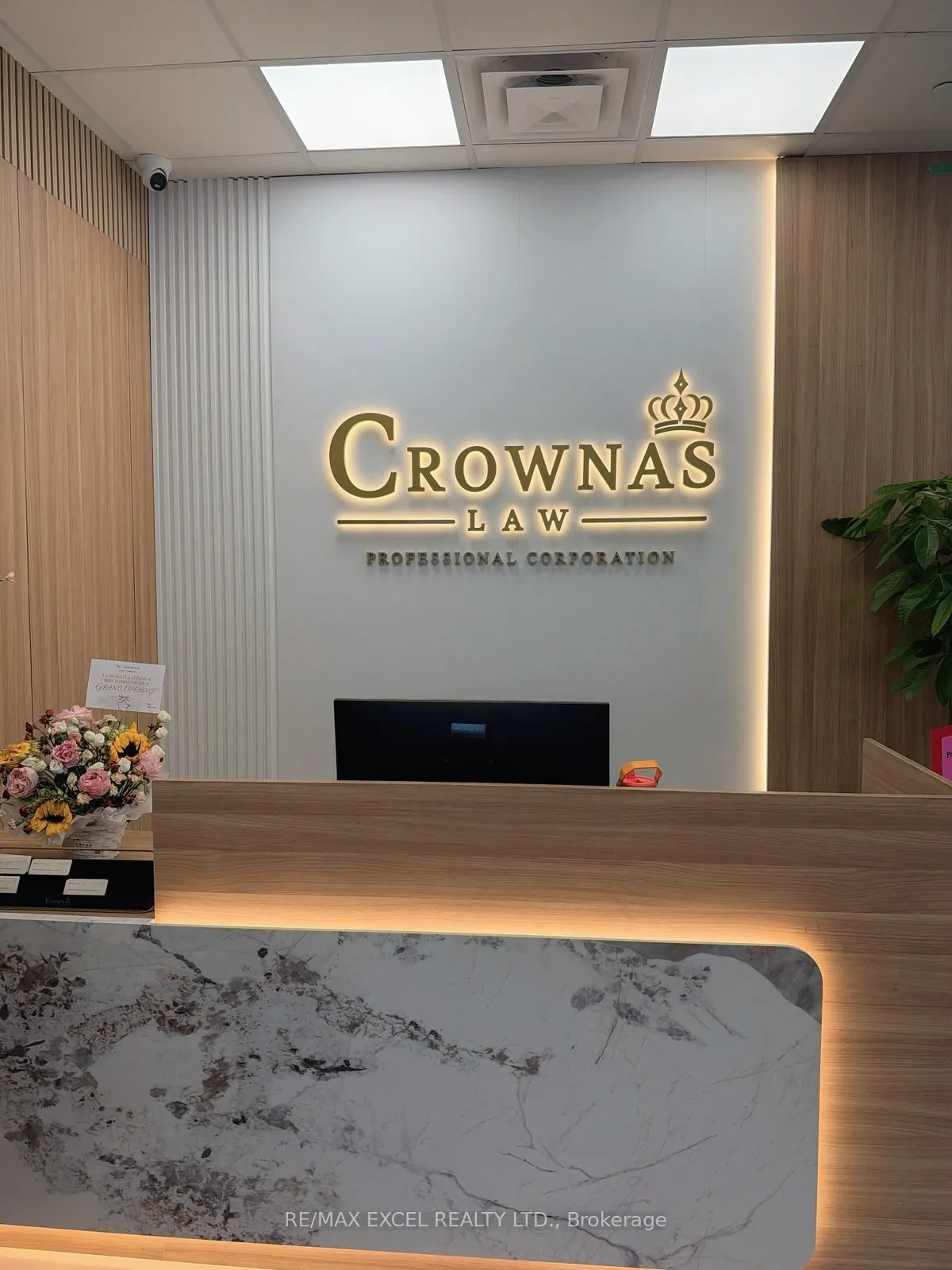 120 West Beaver Creek Road #20-21 (Office Room)