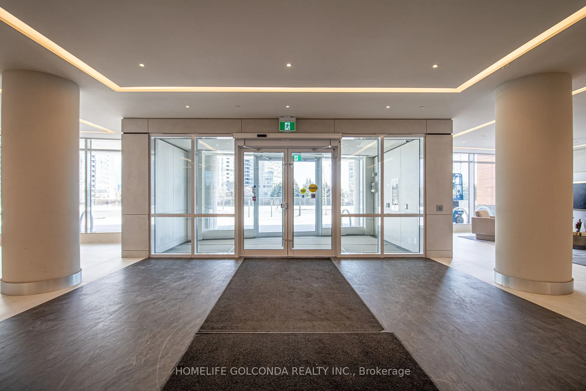 30 upper mall Way #2507