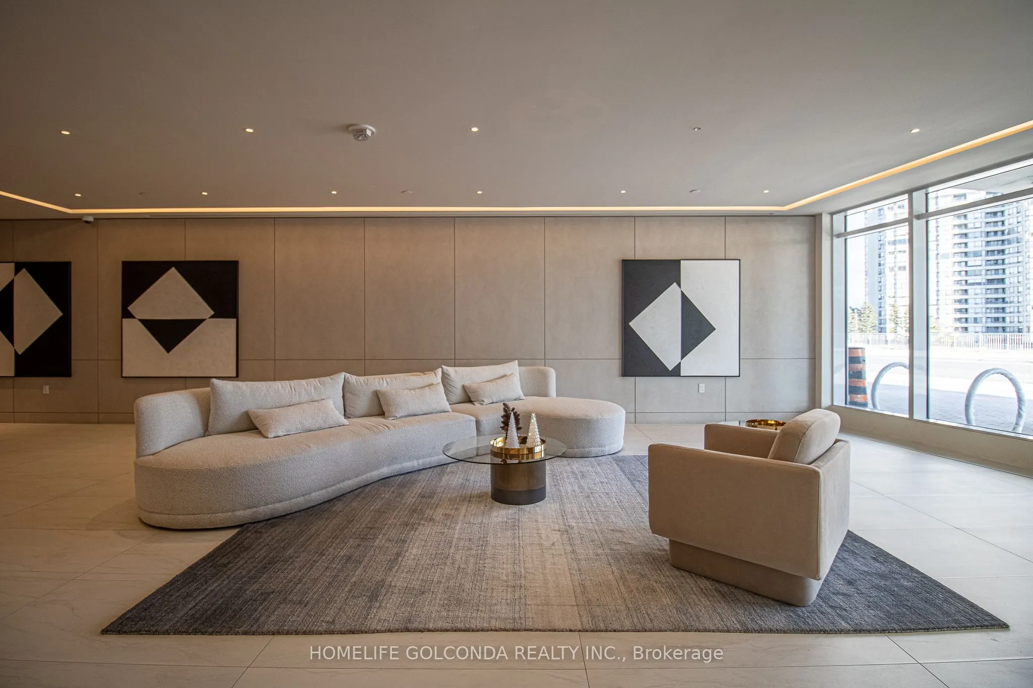 30 upper mall Way #2507