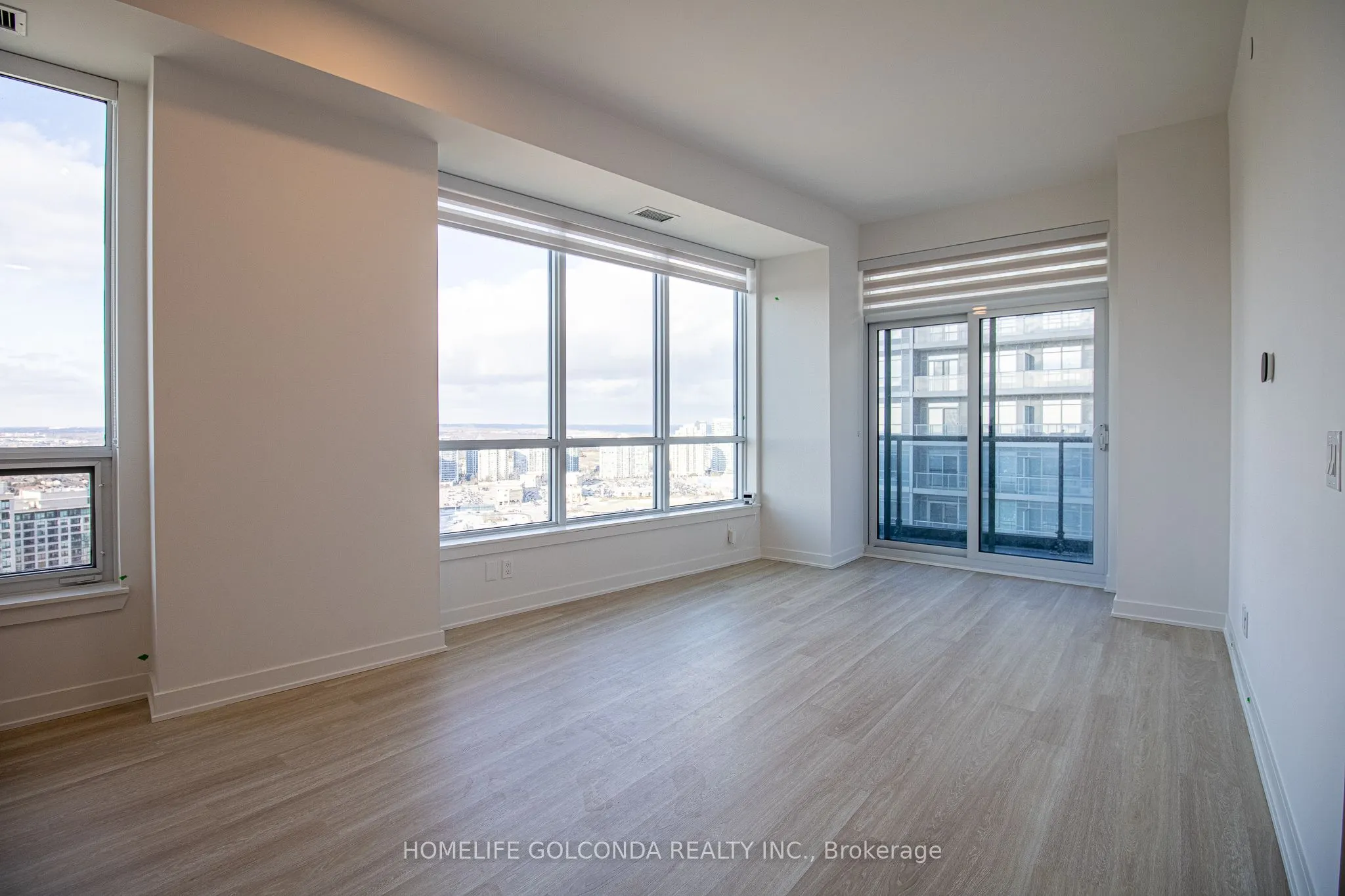 30 upper mall Way #2507
